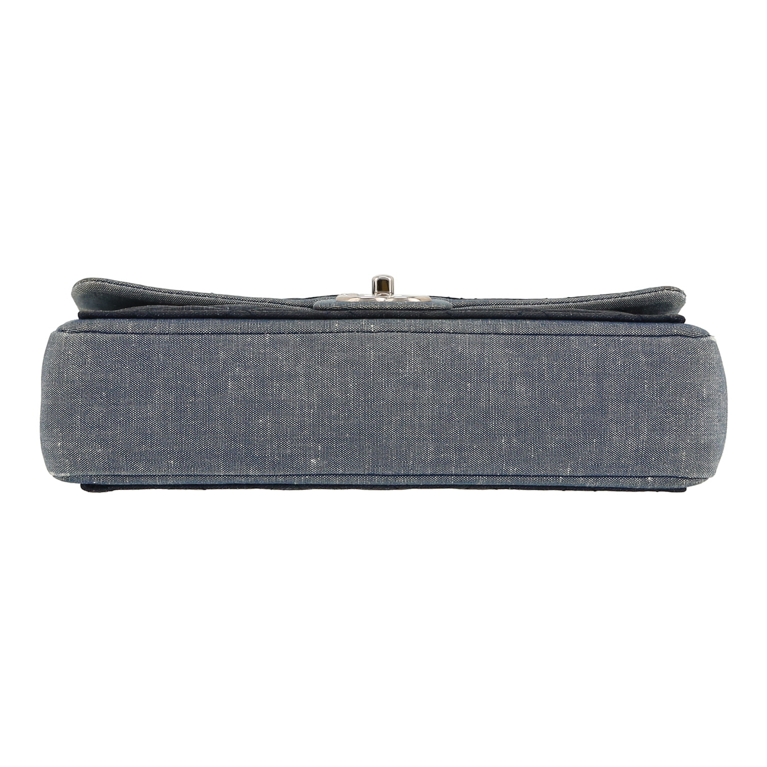 Bolso de mano Chanel  Timeless en lona denim azul - Detail D1