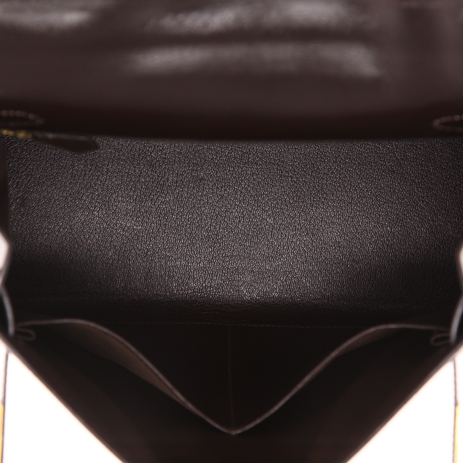 Hermès  Kelly 28 cm handbag  in brown box leather - Detail D3