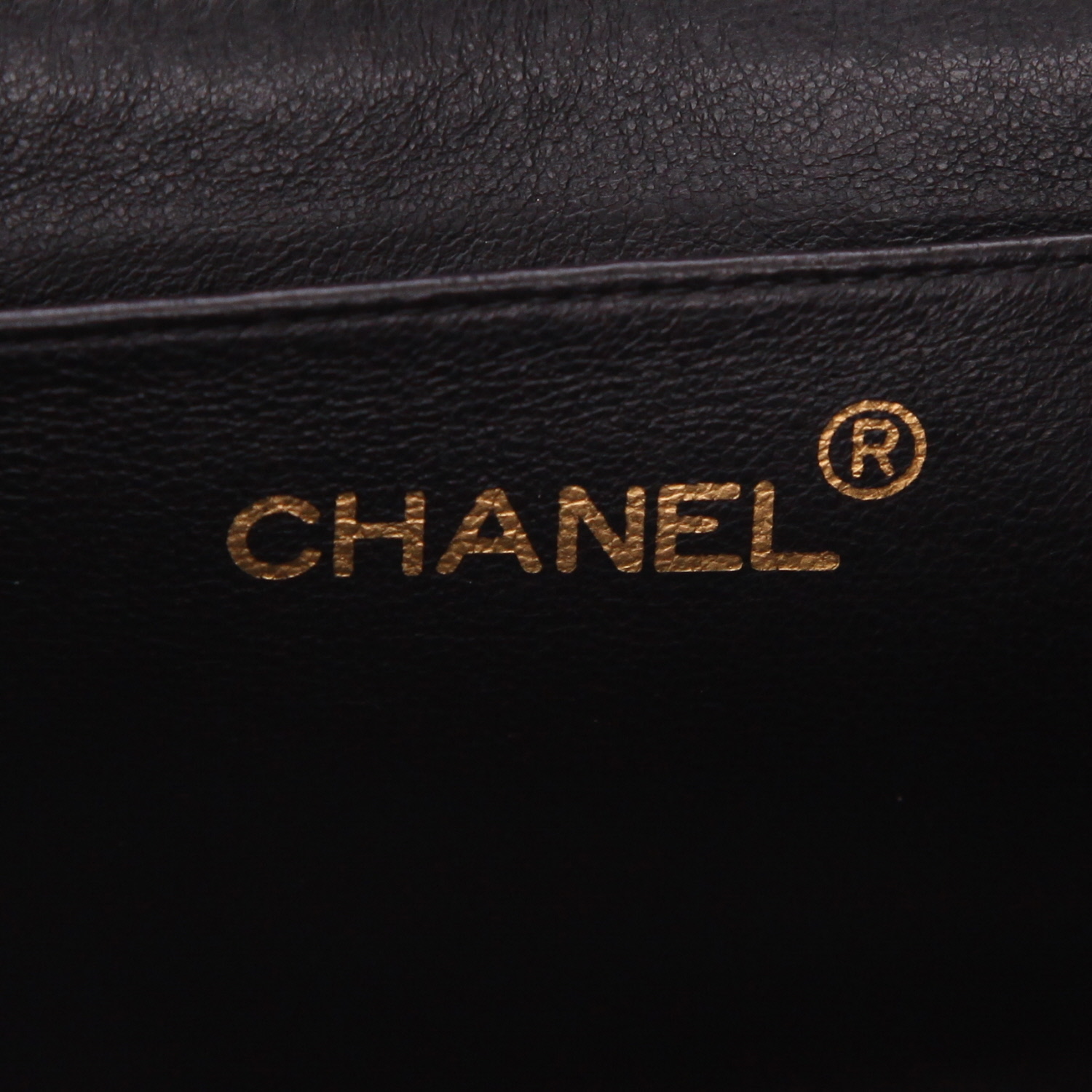 Bolso de mano Chanel  Timeless en lona violeta - Detail D2