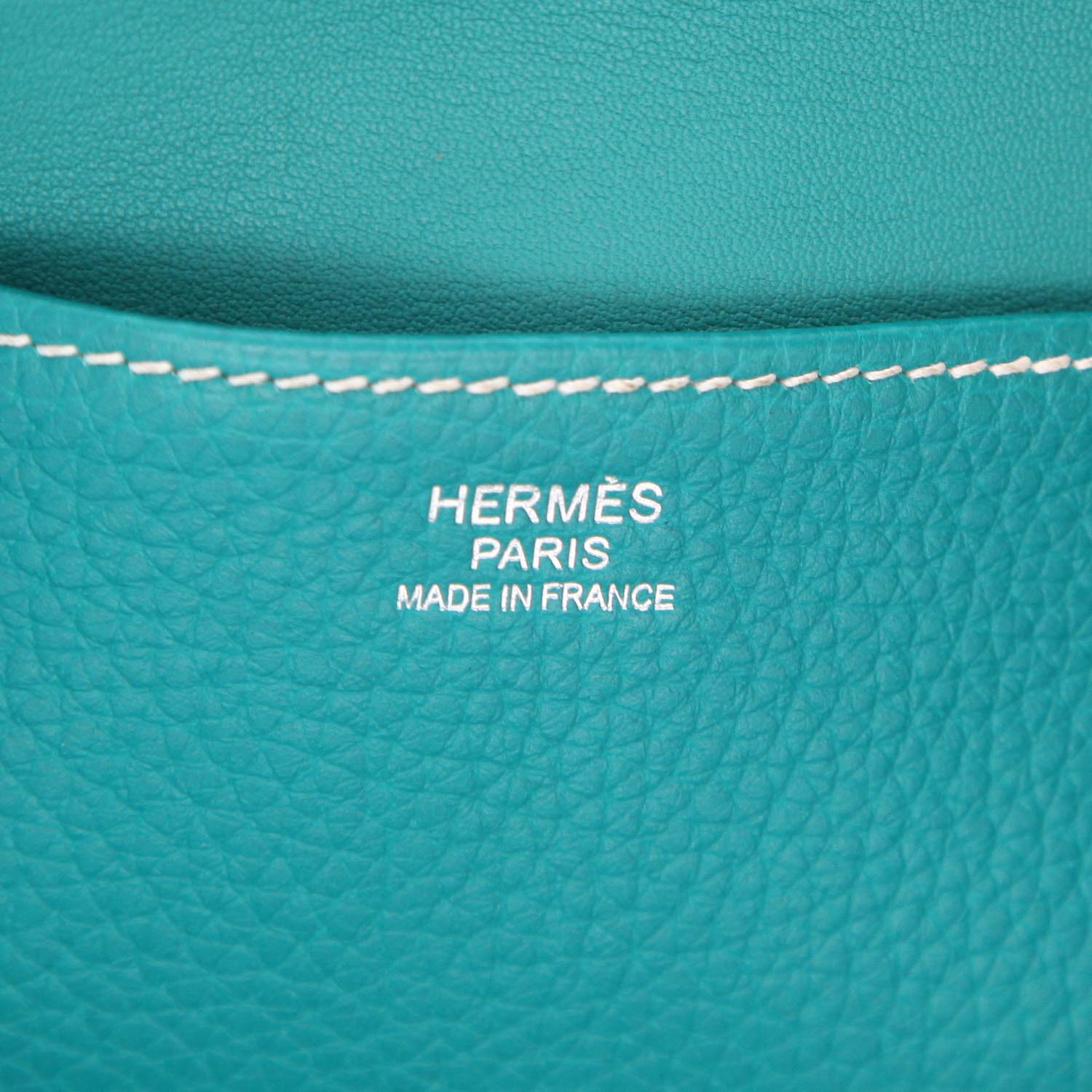 Hermès  Halzan shoulder bag  in blue Lagon togo leather - Detail D2