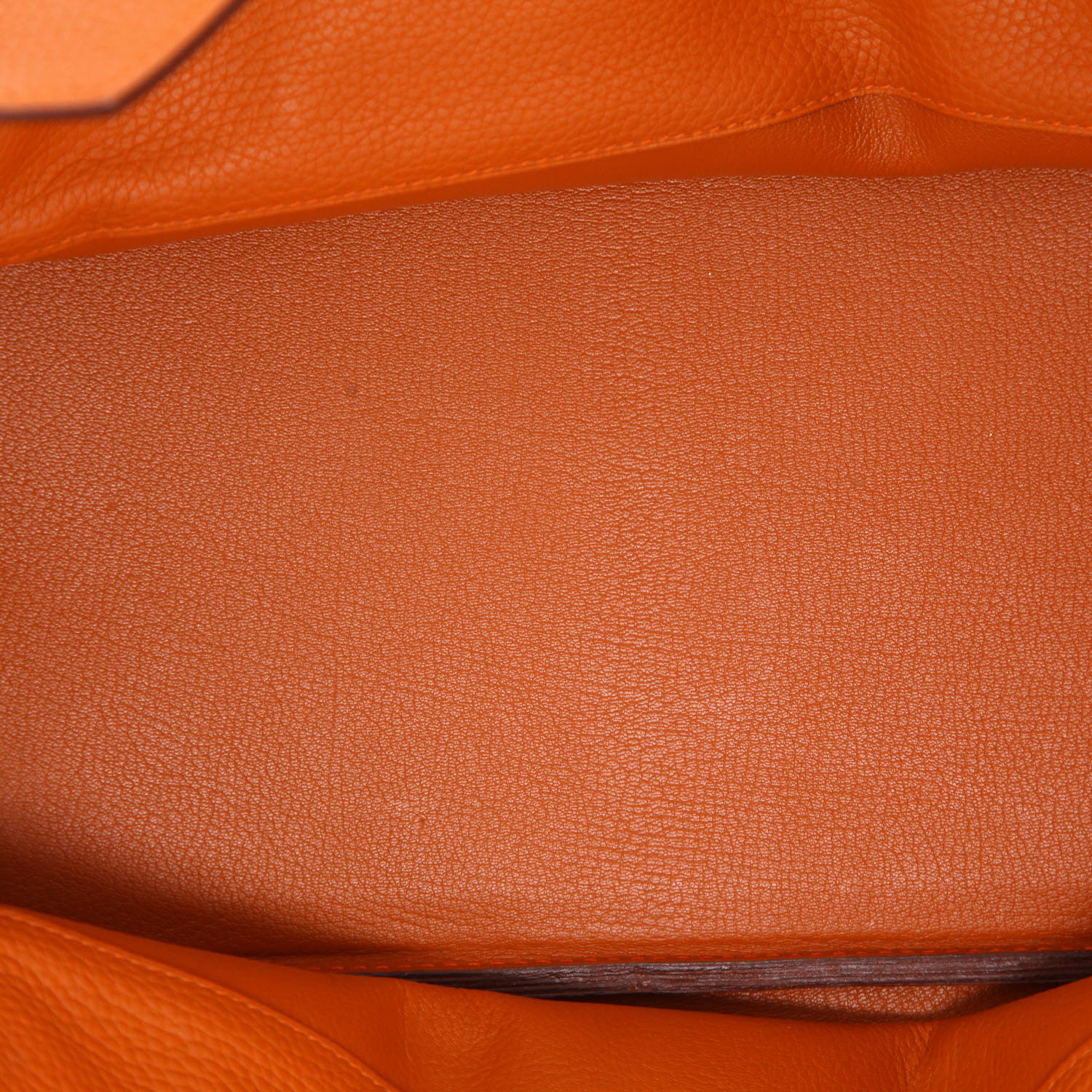 Hermès  Birkin Shoulder bag worn on the shoulder or carried in the hand  in orange togo leather - Detail D4