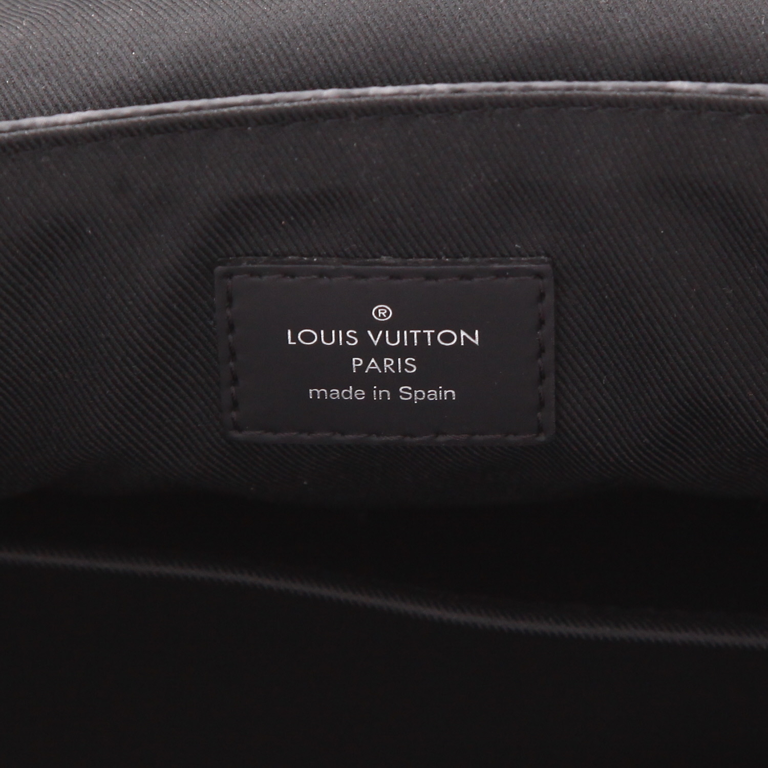 Bolso bandolera Louis Vuitton  District modelo pequeño  en lona Monogram negra y gris - Detail D2