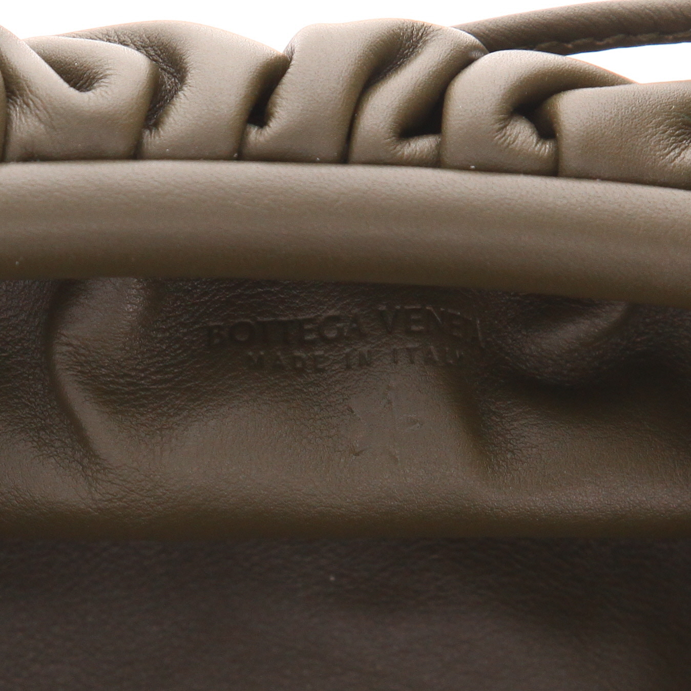 Bottega Veneta  Pouch handbag/clutch  in khaki leather - Detail D2