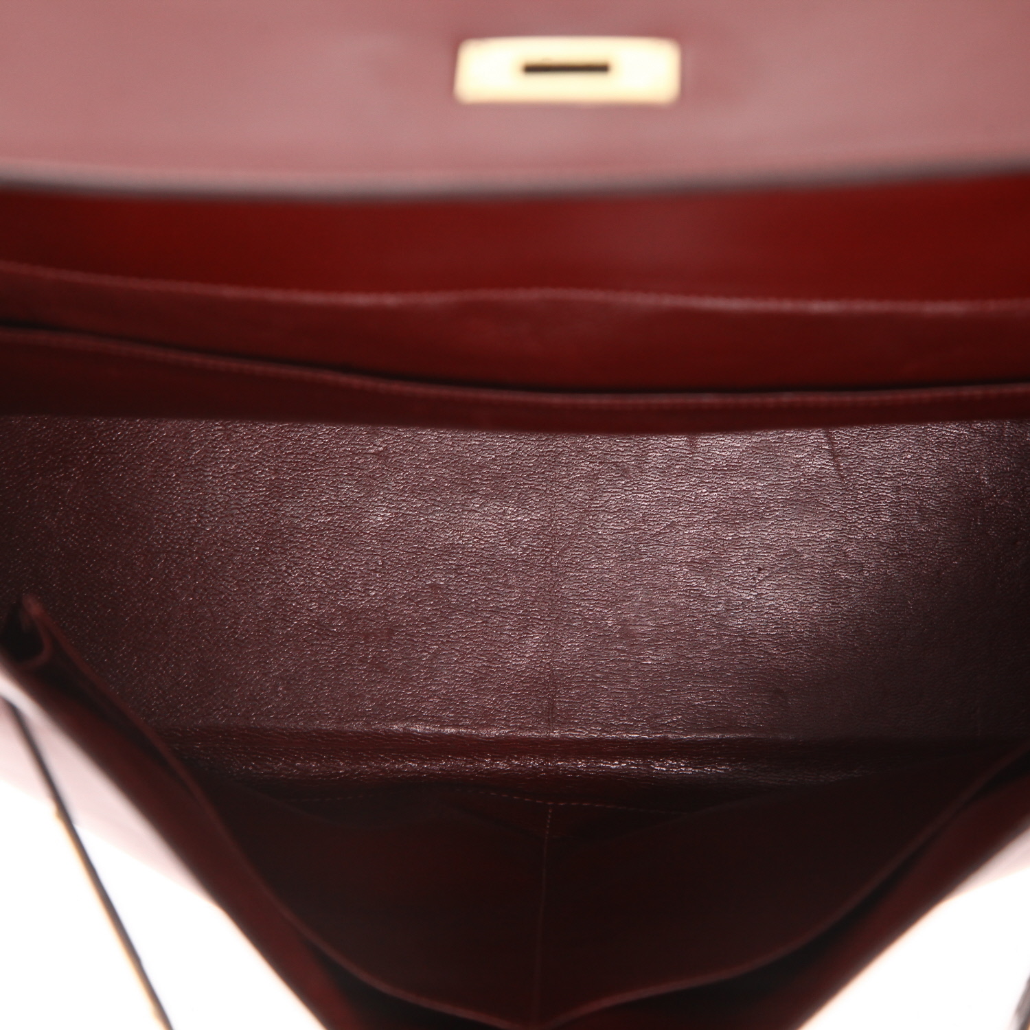 Hermès  Kelly 32 cm handbag  in burgundy box leather - Detail D3
