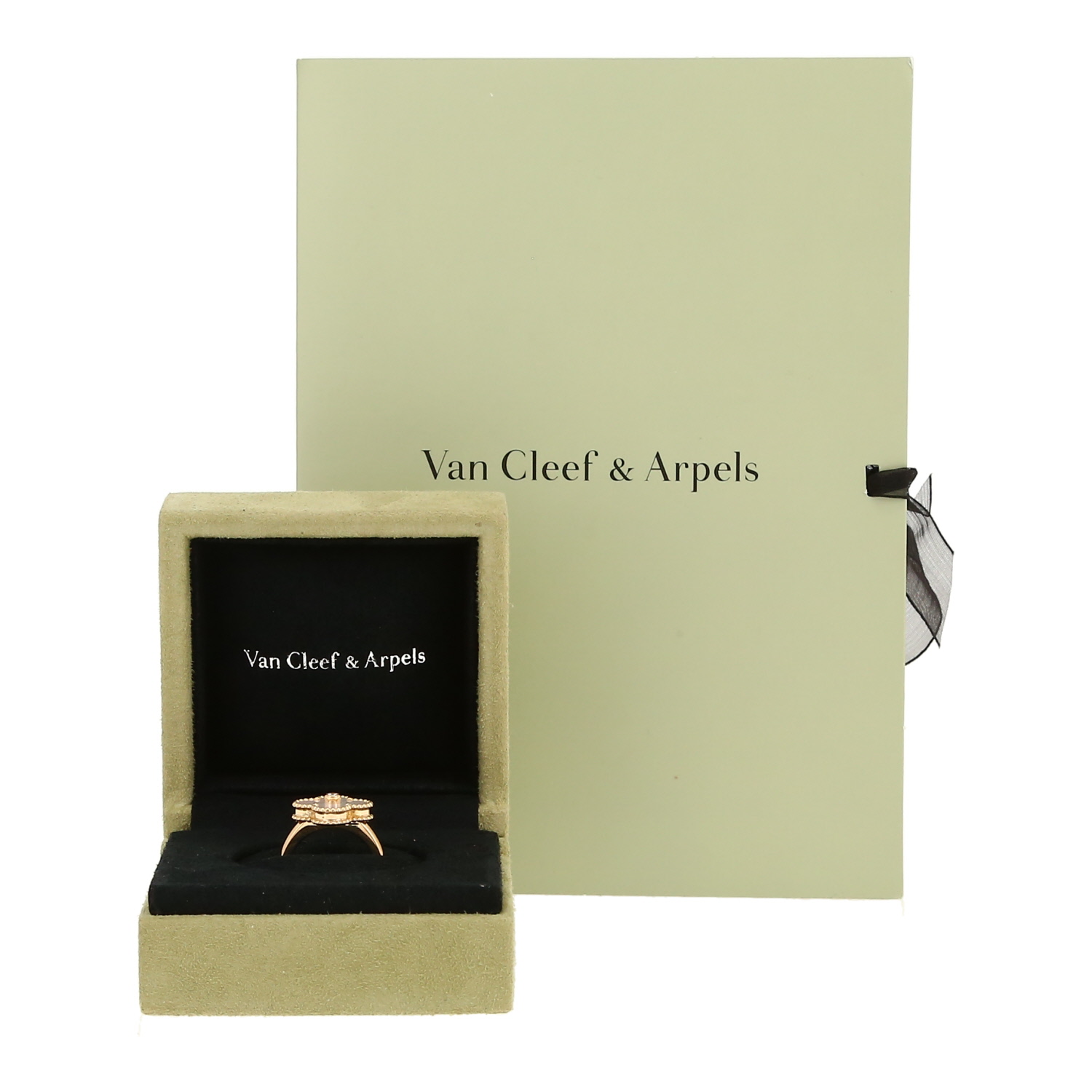 Van Cleef & Arpels Vintage Alhambra ring in yellow gold, mother of pearl and diamond - Detail D2