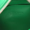Borsa a tracolla Bottega Veneta   mini  in pelle intrecciata verde e pelle verde - Detail D2 thumbnail