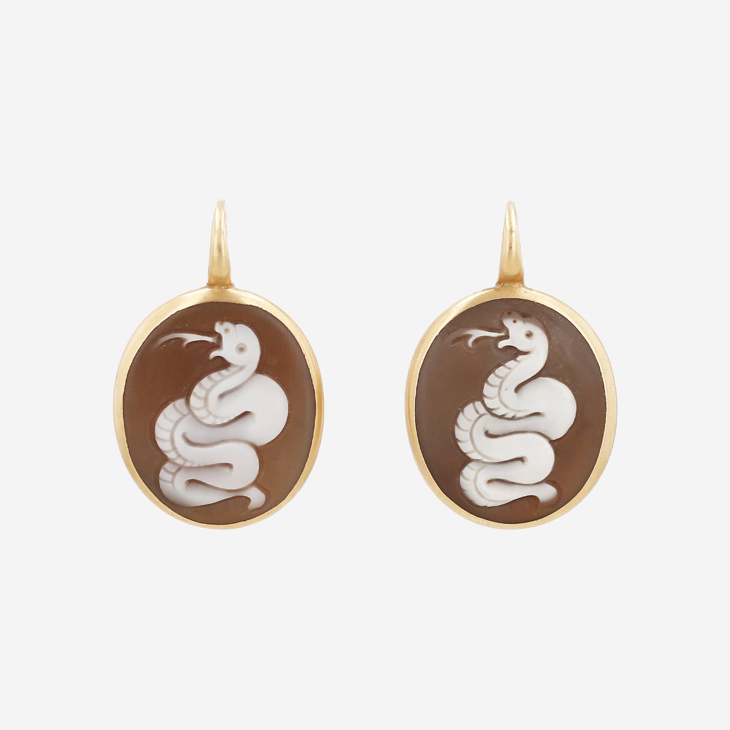 Paire de boucles d'oreilles Pomellato  en or rose et agate
