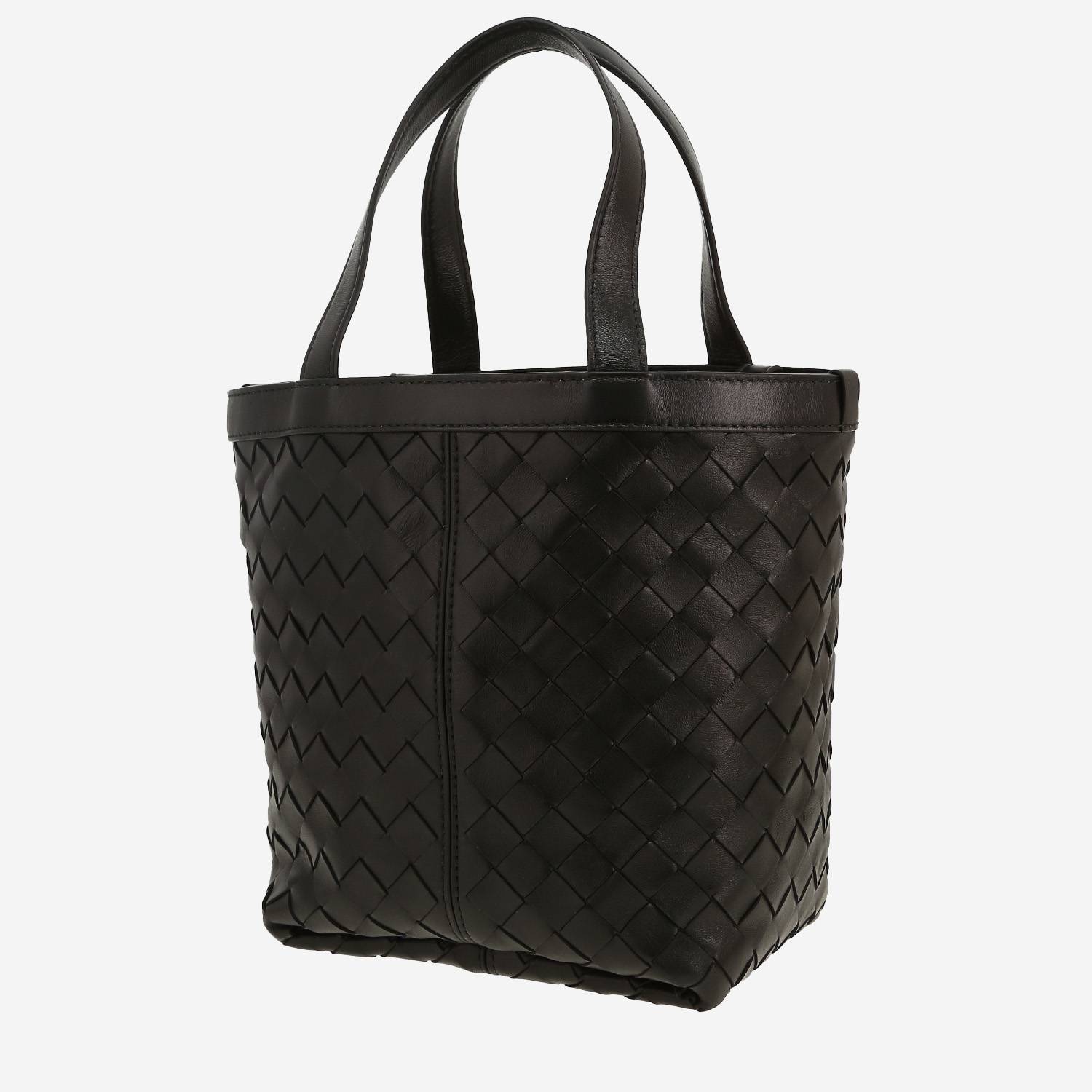 Bottega Veneta  Flip Flap handbag  in black intrecciato leather