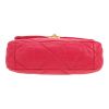 Chanel  19 shoulder bag  in pink quilted leather - Detail D1 thumbnail
