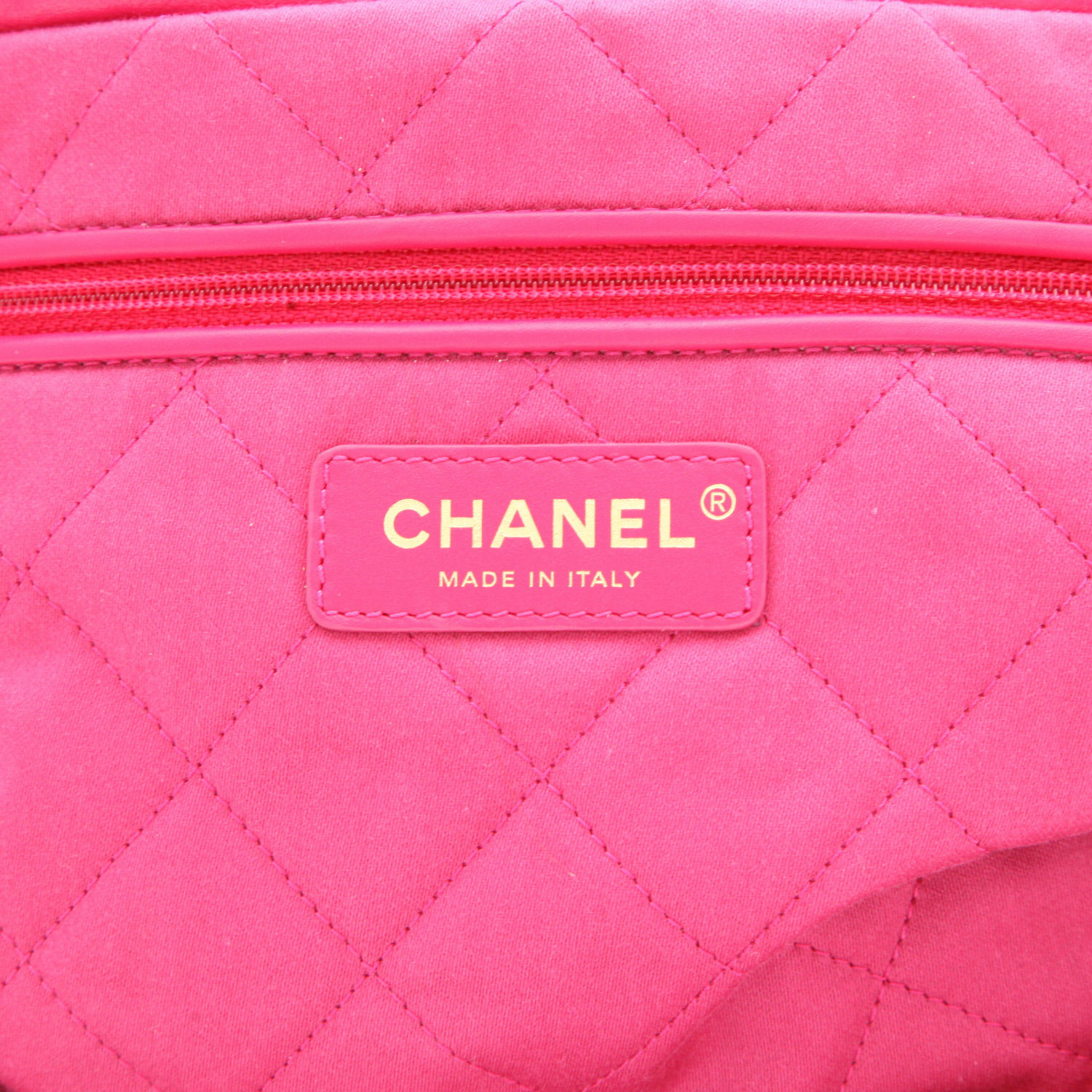 Chanel  22 shopping bag  in pink quilted leather - Detail D2