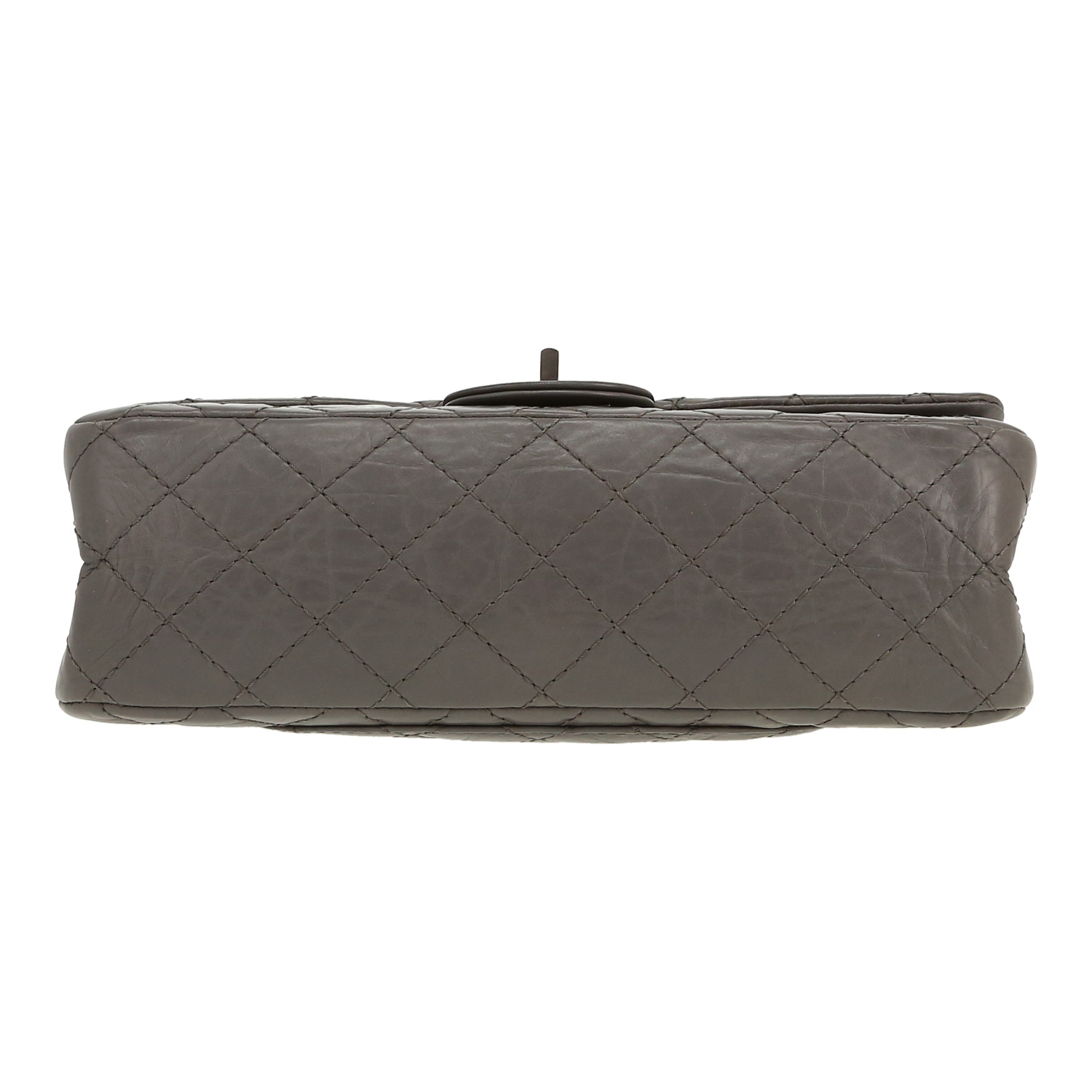 Chanel  2.55 shoulder bag  in grey quilted leather - Detail D1