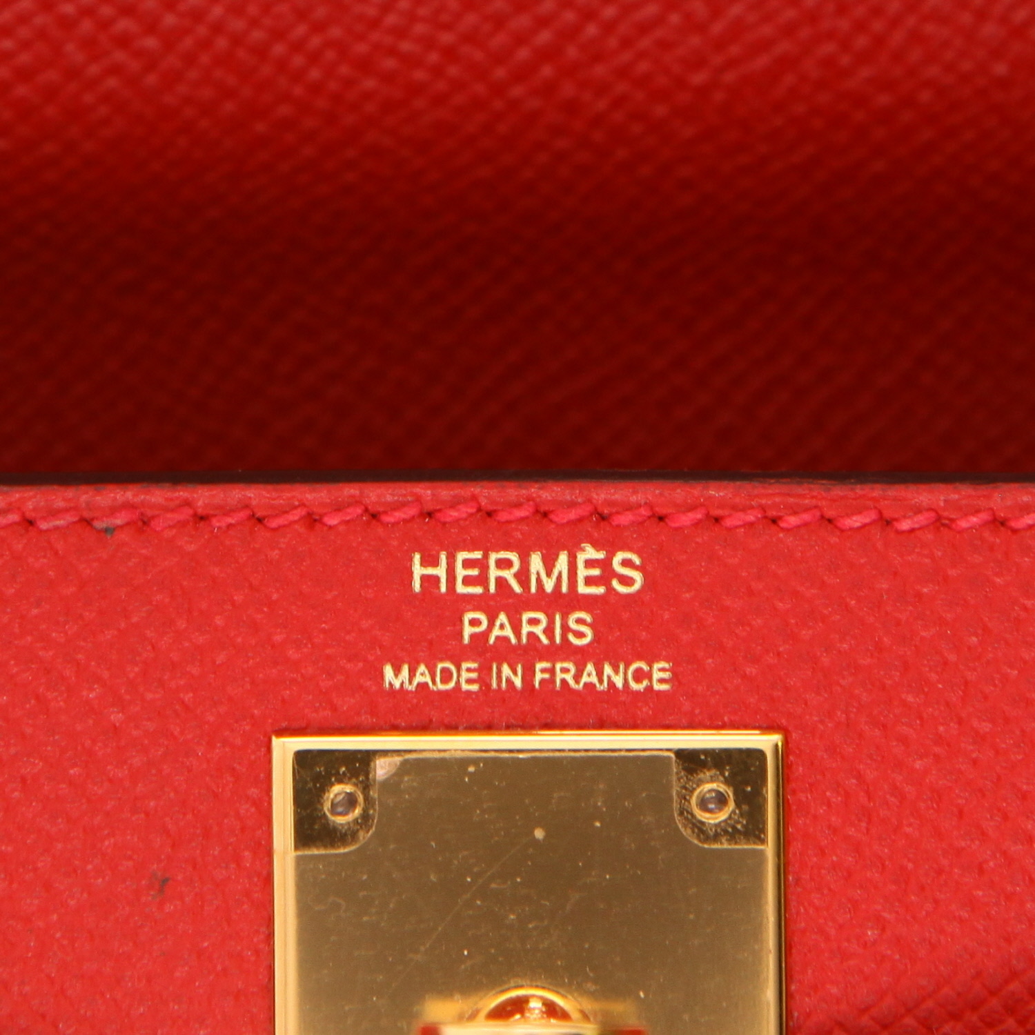 Bolso de mano Hermès  Kelly 28 cm en cuero epsom rojo Casaque - Detail D2