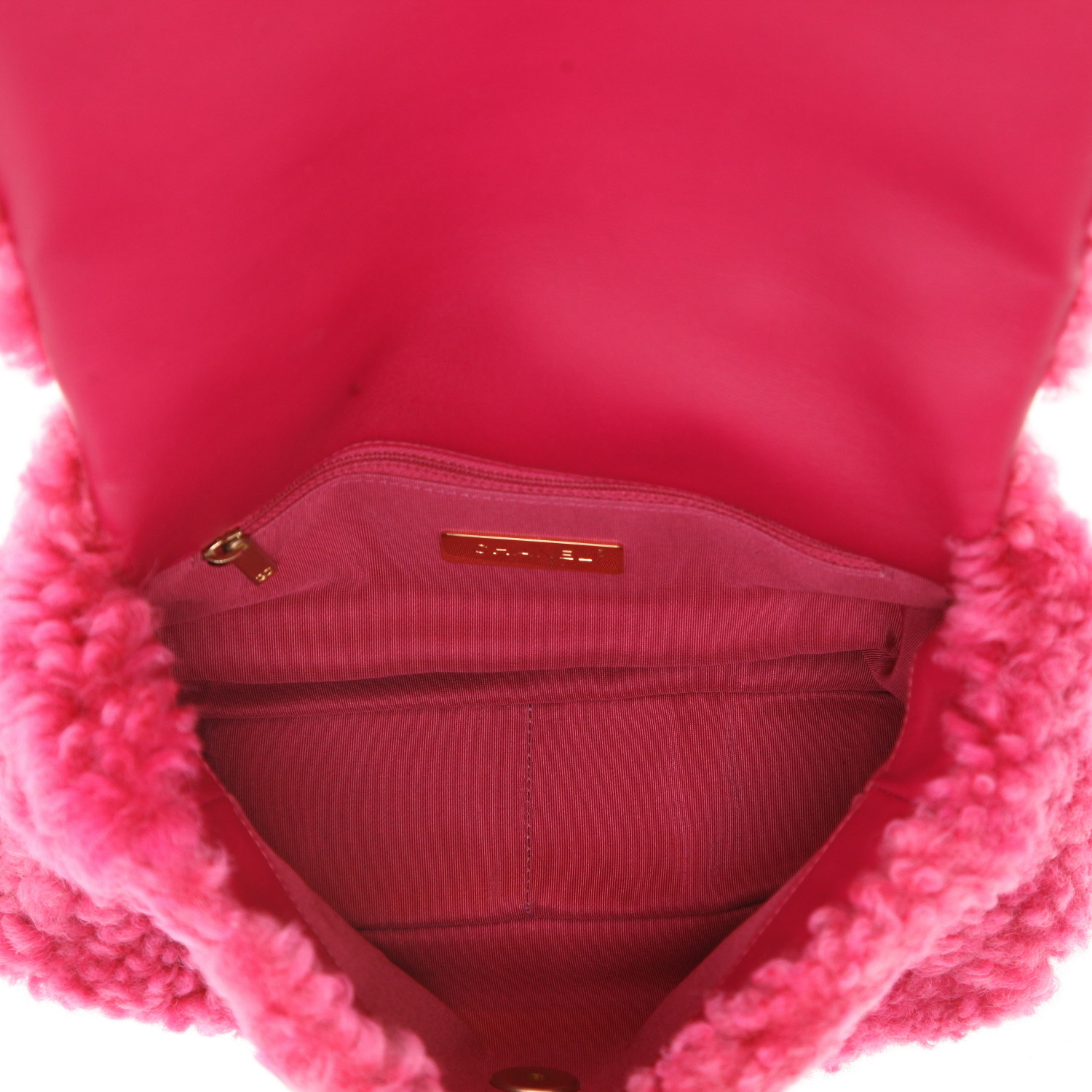 Sac bandoulière Chanel  19 moyen modèle  en fourrure synthétique rose - Detail D3