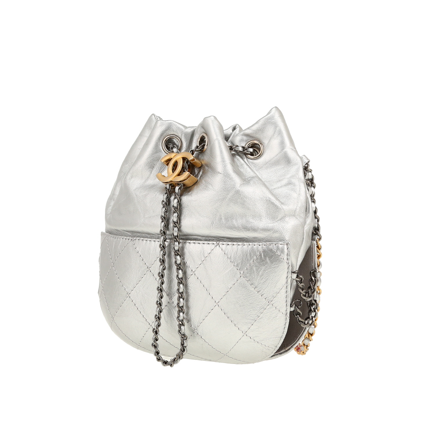 Sac bandoulière Chanel  Gabrielle Bucket en cuir argenté - Detail D9