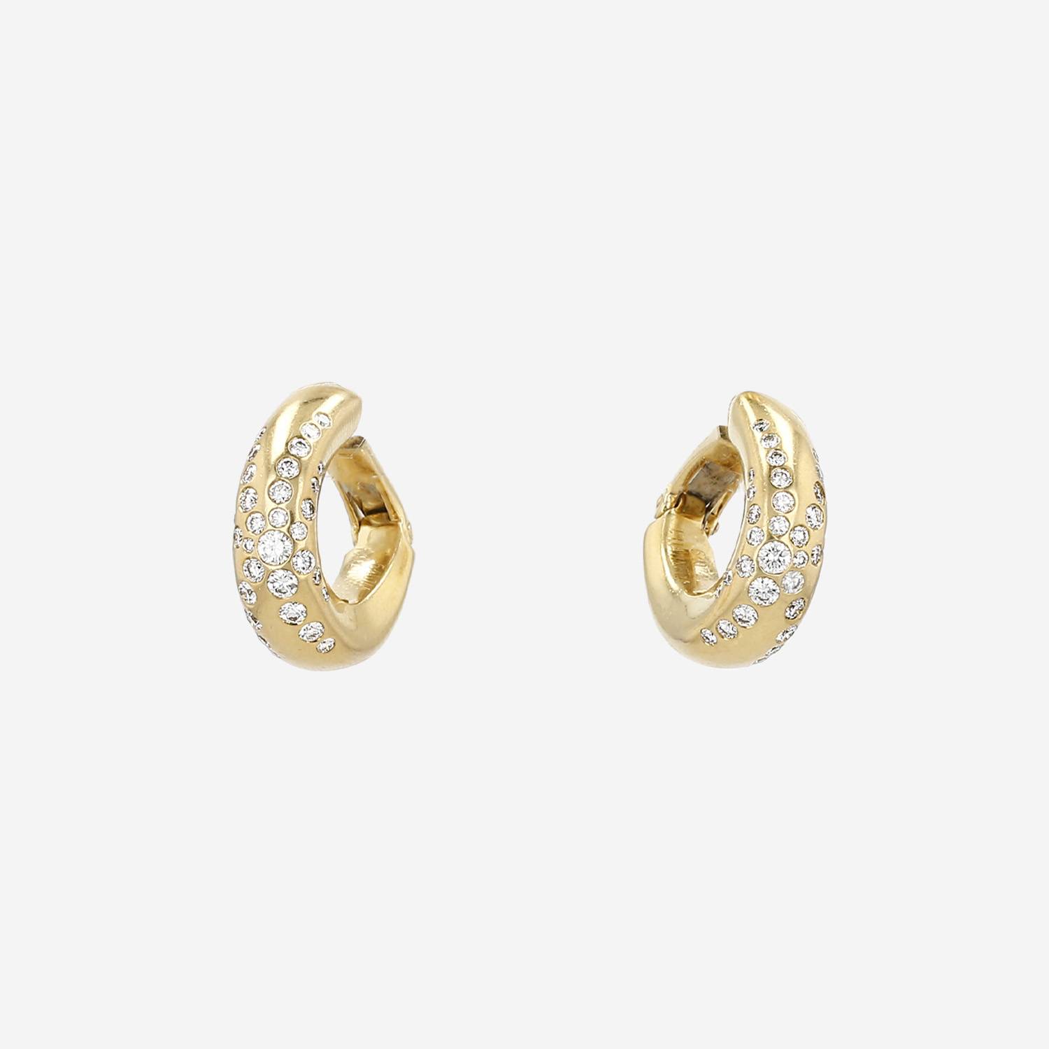 Par de criollas Chaumet  de oro amarillo y diamantes