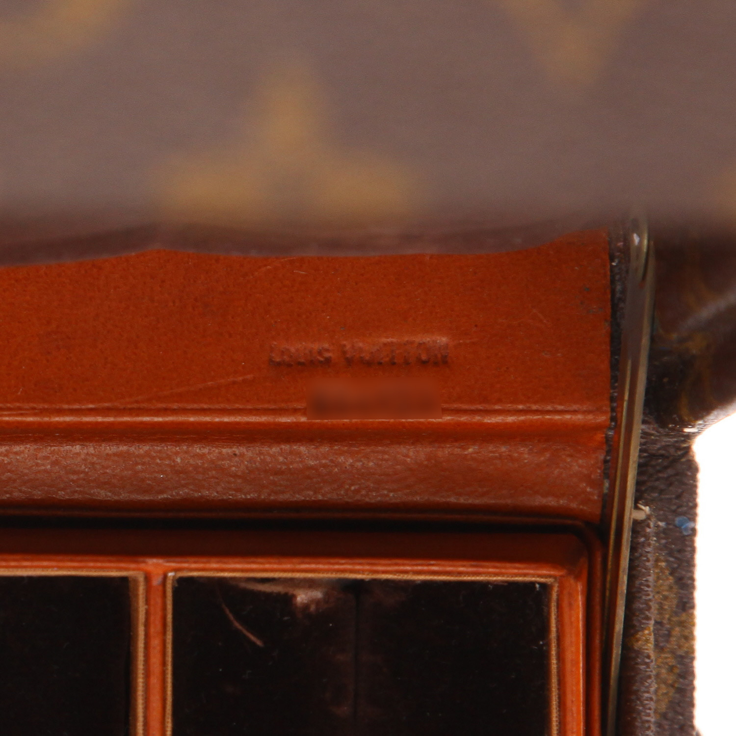 Louis Vuitton  Boite à bijoux jewelry box  in brown monogram canvas  and natural leather - Detail D2