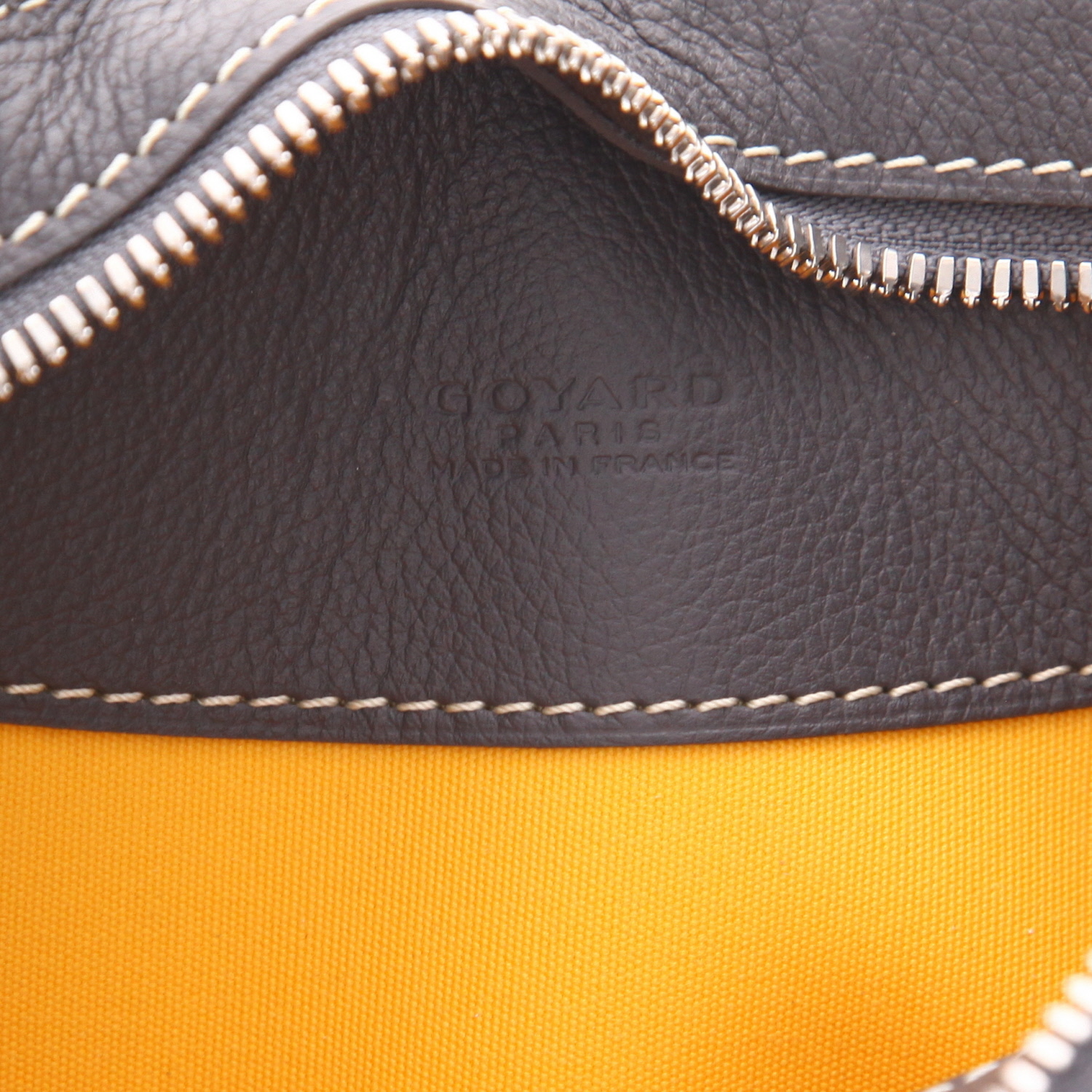 Goyard  Hirondelle shoulder bag  in grey Goyard canvas  and grey leather - Detail D2