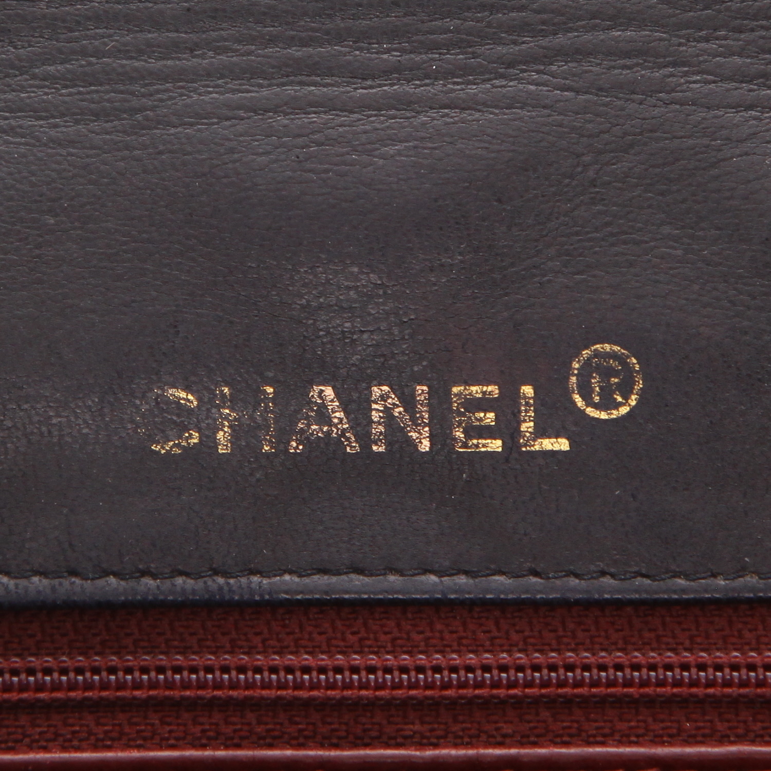 Sac bandoulière Chanel  Diana en cuir matelassé noir - Detail D2