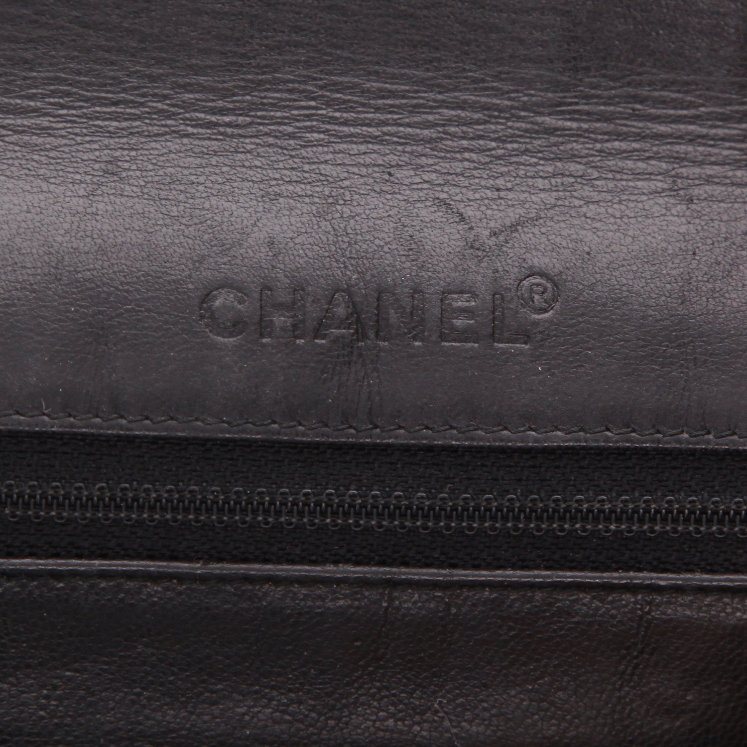 Chanel  Choco bar handbag  in brown quilted leather - Detail D2