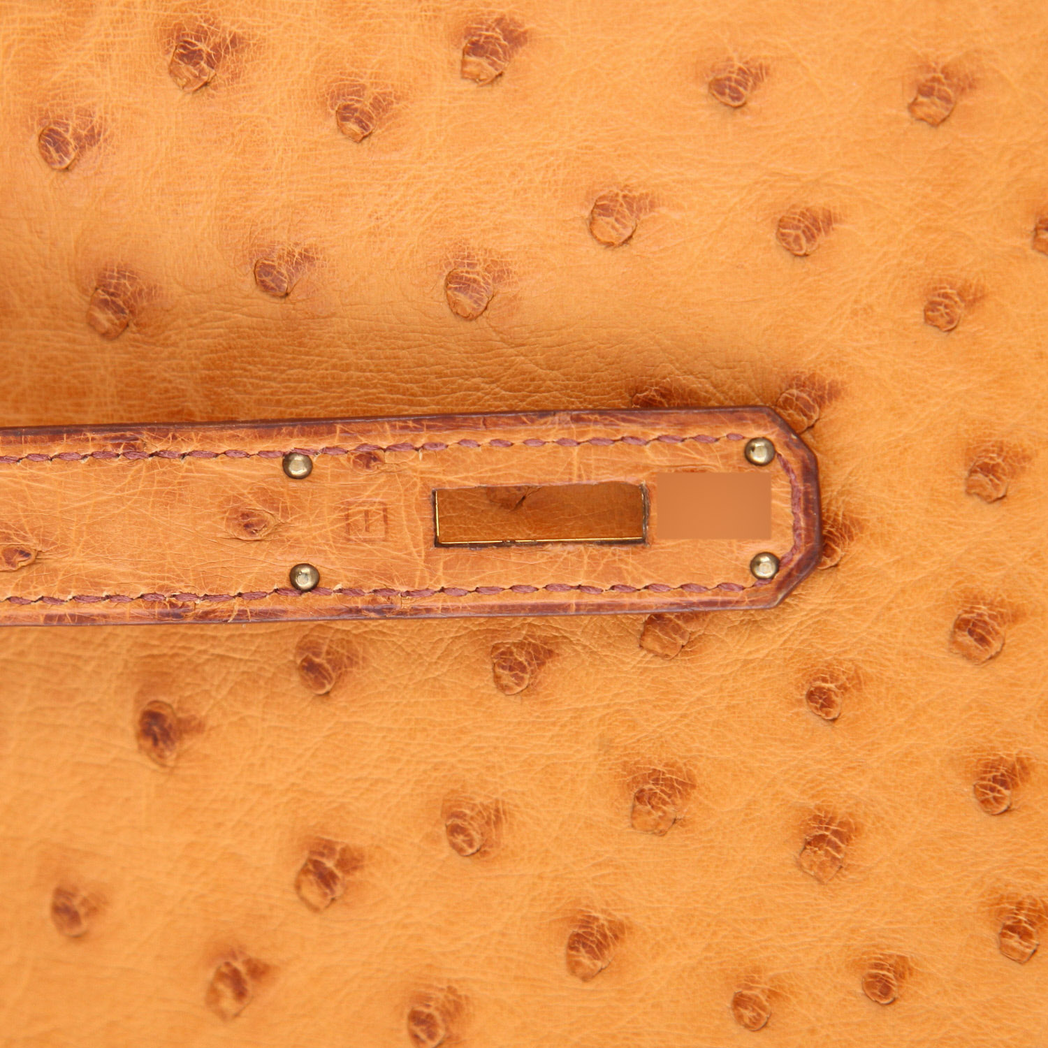 Bolso de mano Hermès  Birkin 35 cm en avestruz color oro - Detail D4