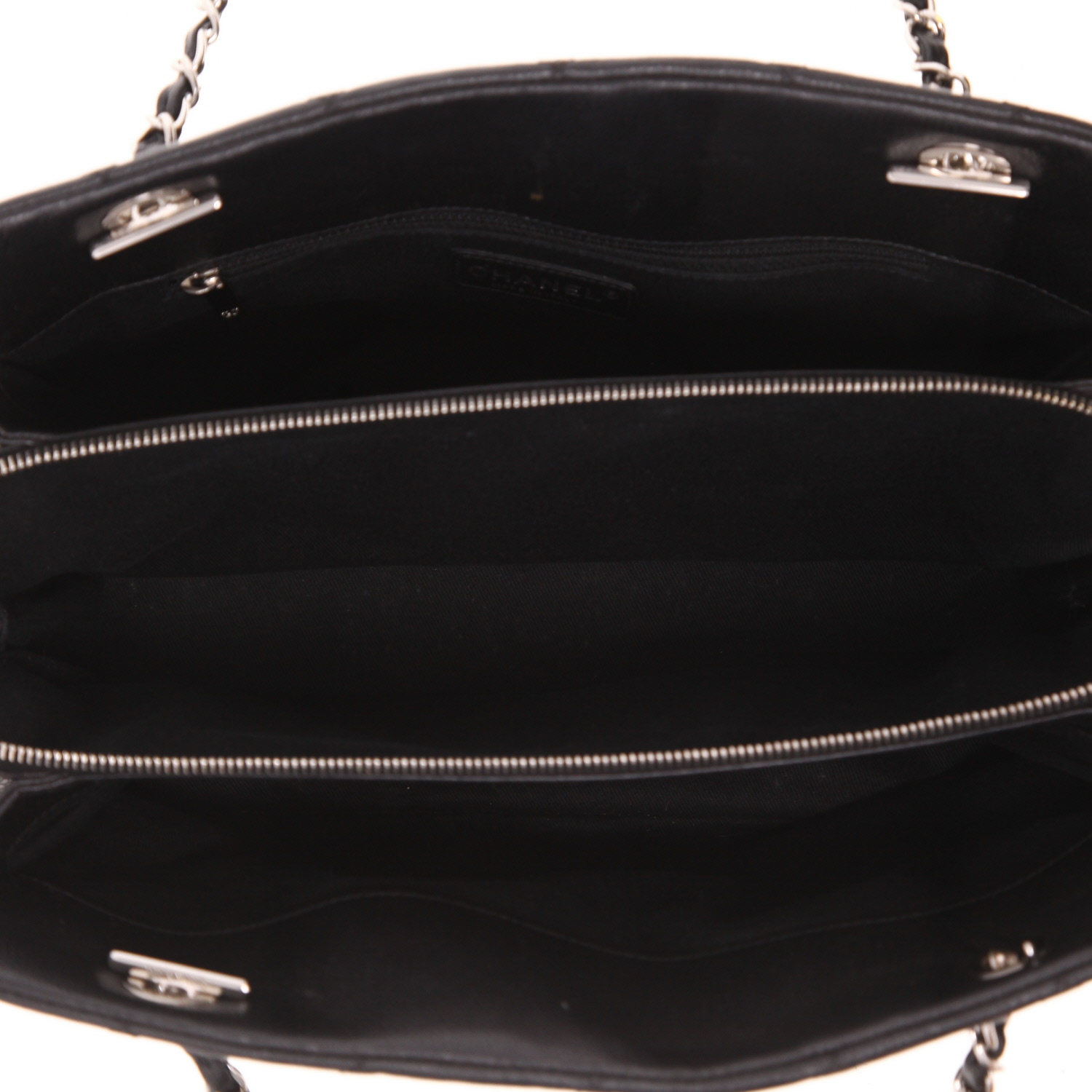 Chanel  Shopping GST shopping bag  in black quilted grained leather - Detail D4