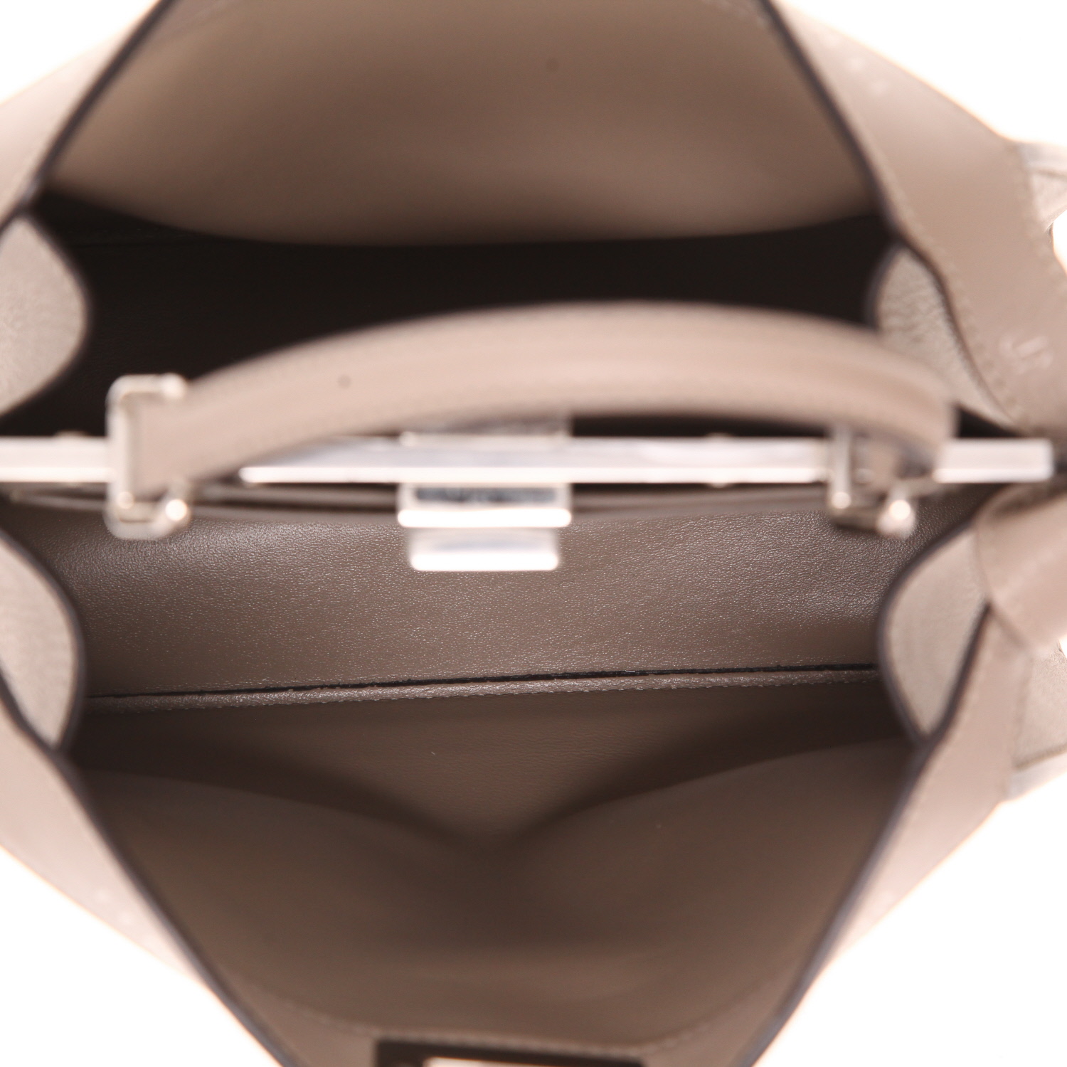 Sac à main Fendi  Peekaboo en cuir taupe - Detail D3