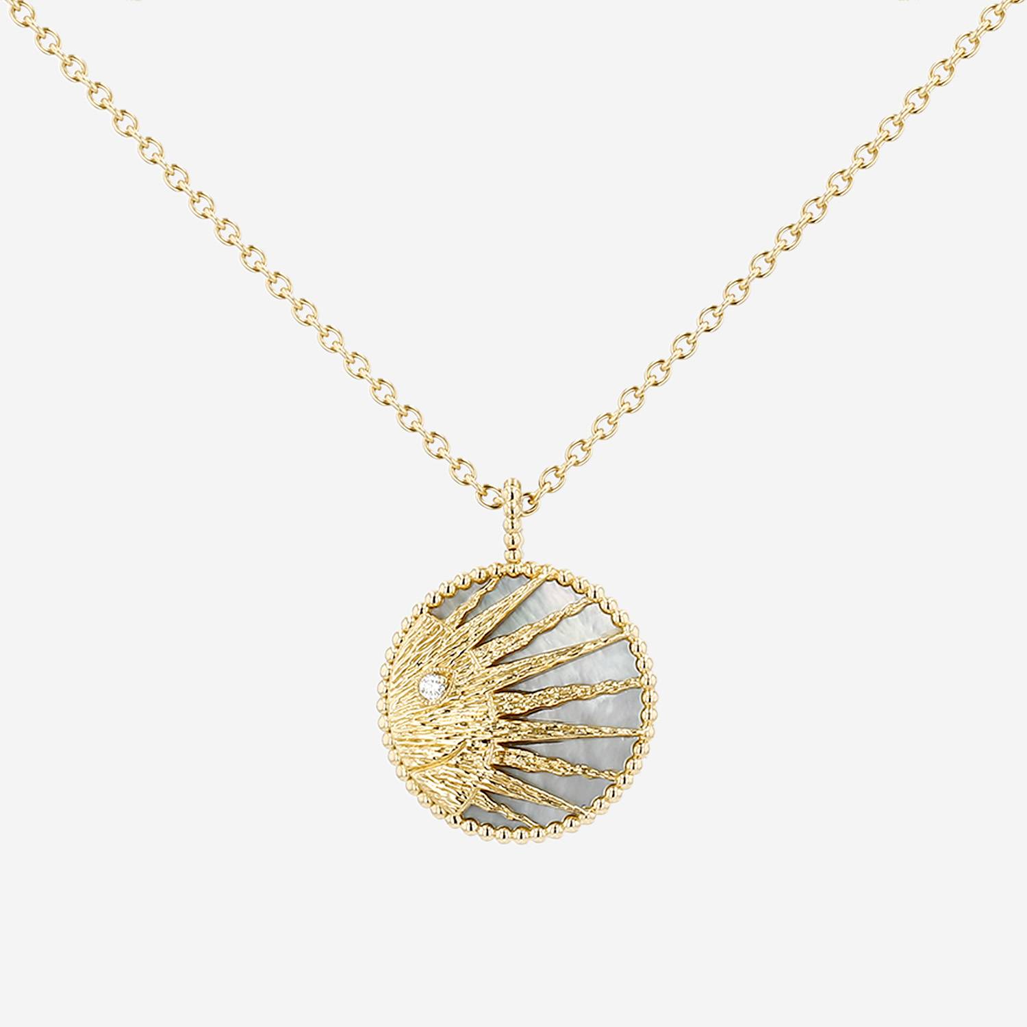 Collana lunga Dior Rose Céleste in oro giallo, madreperla e onice