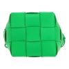 Sac à main Bottega Veneta   en cuir intrecciato vert - Detail D1 thumbnail