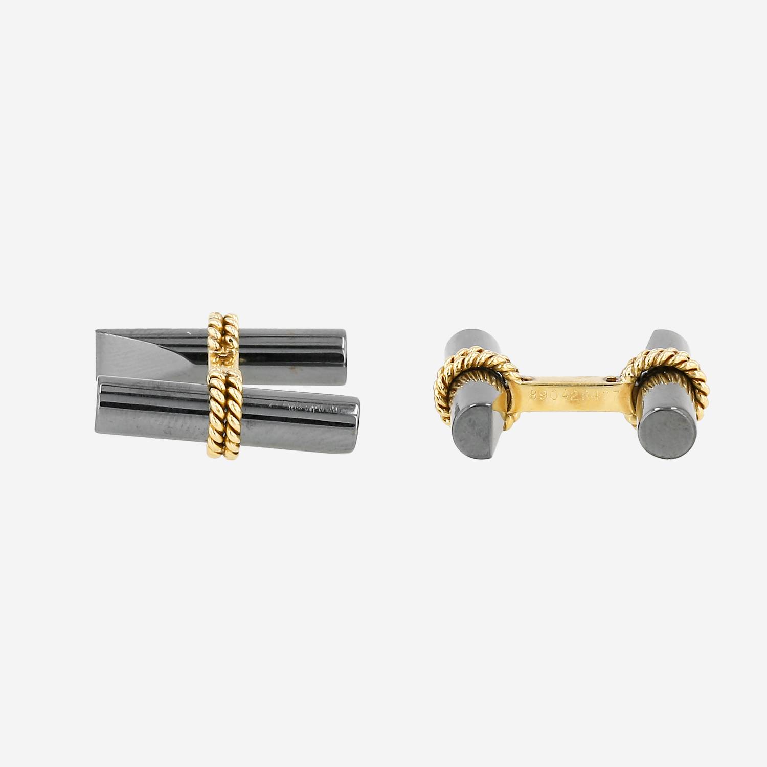 Coppia di gemelli Van Cleef 
Arpels  in oro giallo e hematite