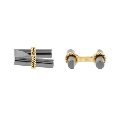 Paire de boutons de manchette Van Cleef & Arpels  en or jaune et hématite