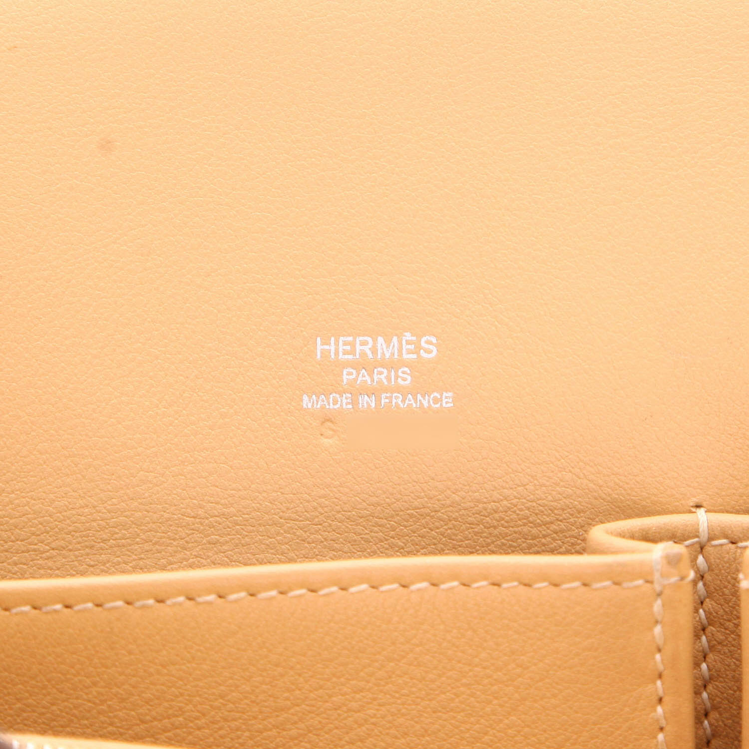 Bolso bandolera Hermès  Jypsiere 28 cm en cuero swift beige - Detail D2
