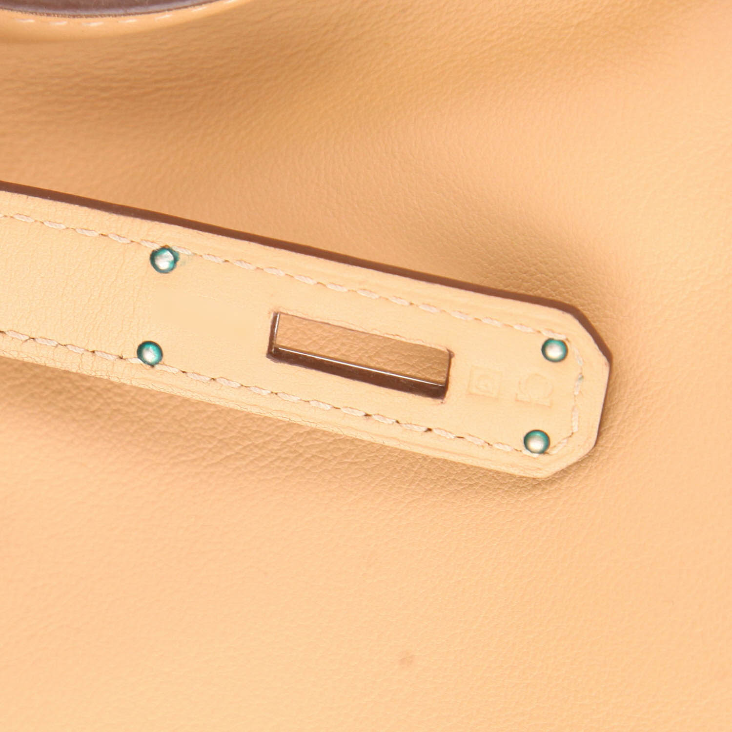 Bolso bandolera Hermès  Jypsiere 28 cm en cuero swift beige - Detail D4