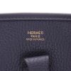 Sac bandoulière Hermès  Evelyne III en cuir togo bleu-marine - Detail D2 thumbnail