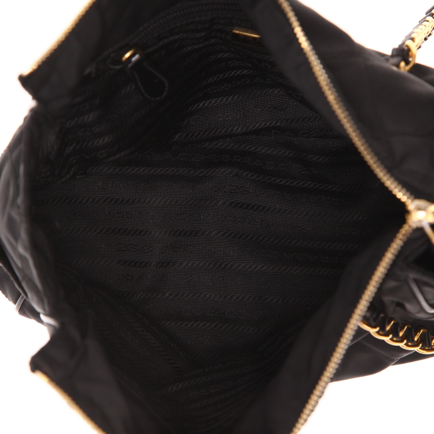 Bolso de mano Prada  Nylon en lona acolchada negra - Detail D3