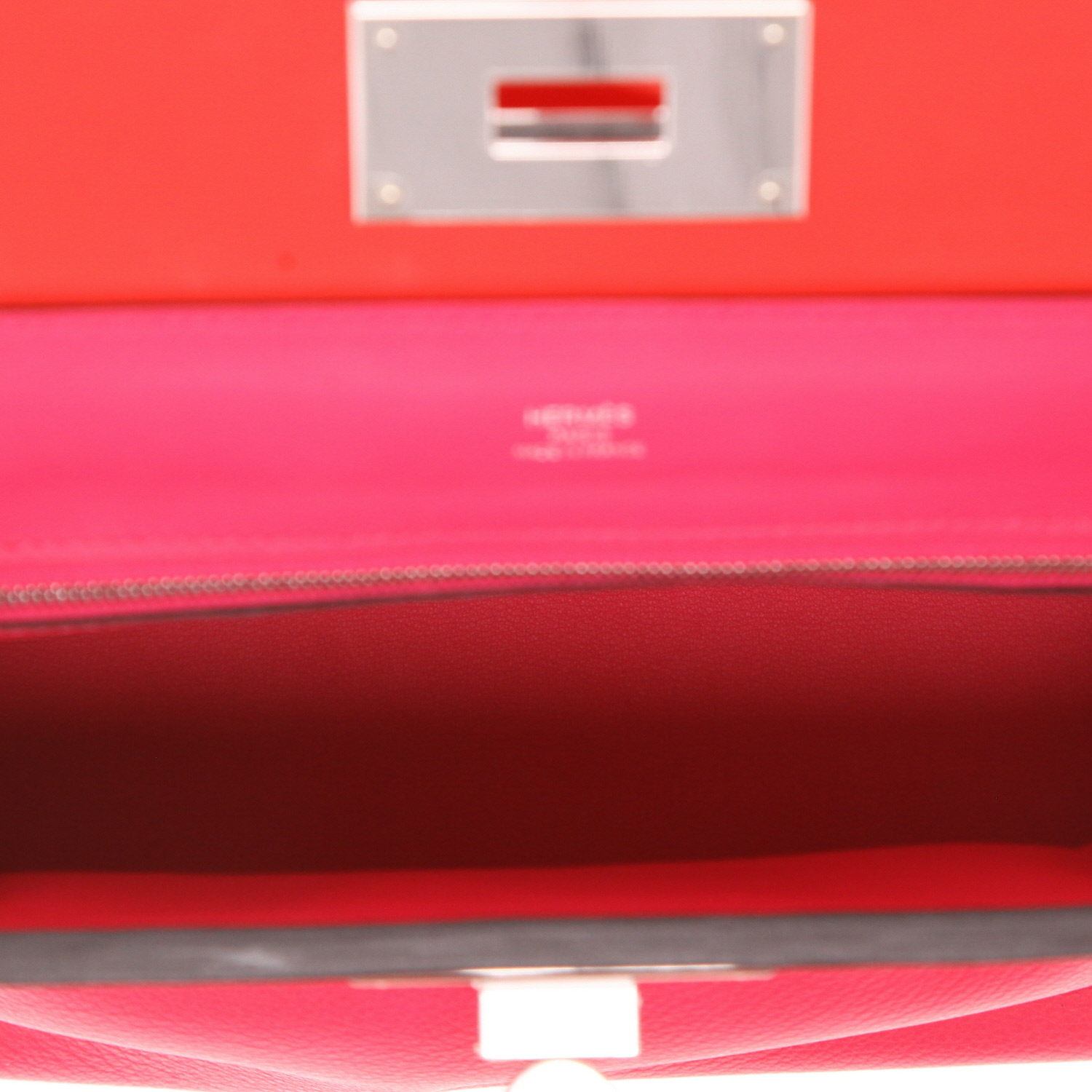 Hermès  24/24 mini  shoulder bag  in pink Evercolor leather  and red Swift leather - Detail D3