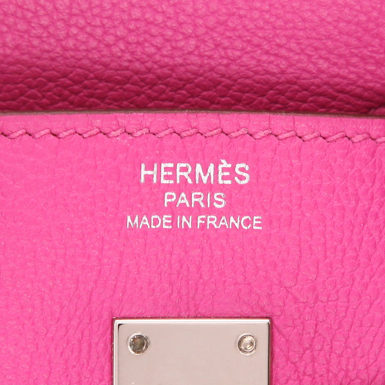 Hermès  Birkin 25 cm handbag  in Magnolia pink Evergrain leather - Detail D2