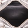 Bolso de mano Dior  Lady Dior en charol plateado - Detail D3 thumbnail