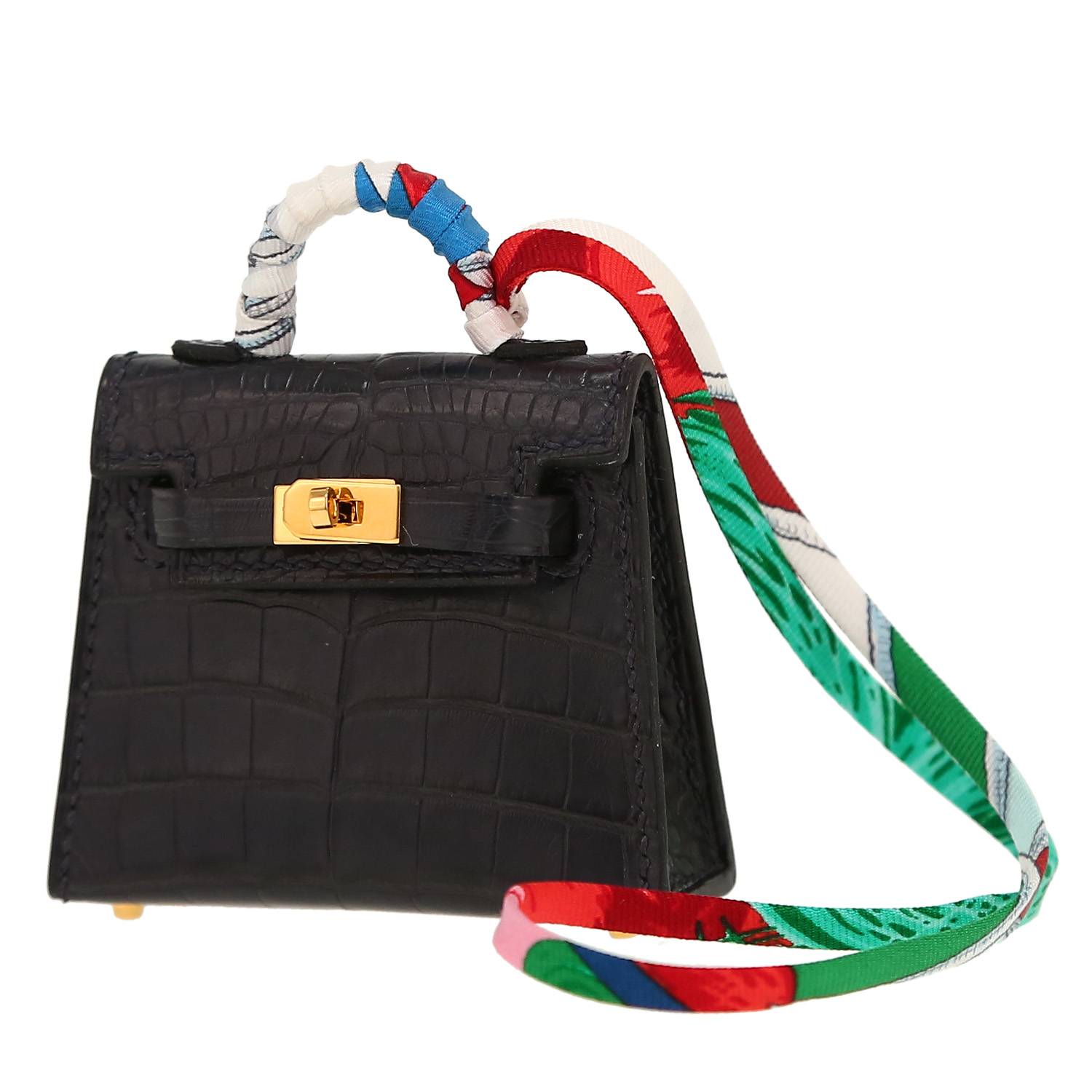 Porte-clef Hermès  Kelly Twilly bag charm en alligator noir et satin multicolore - 00pp
