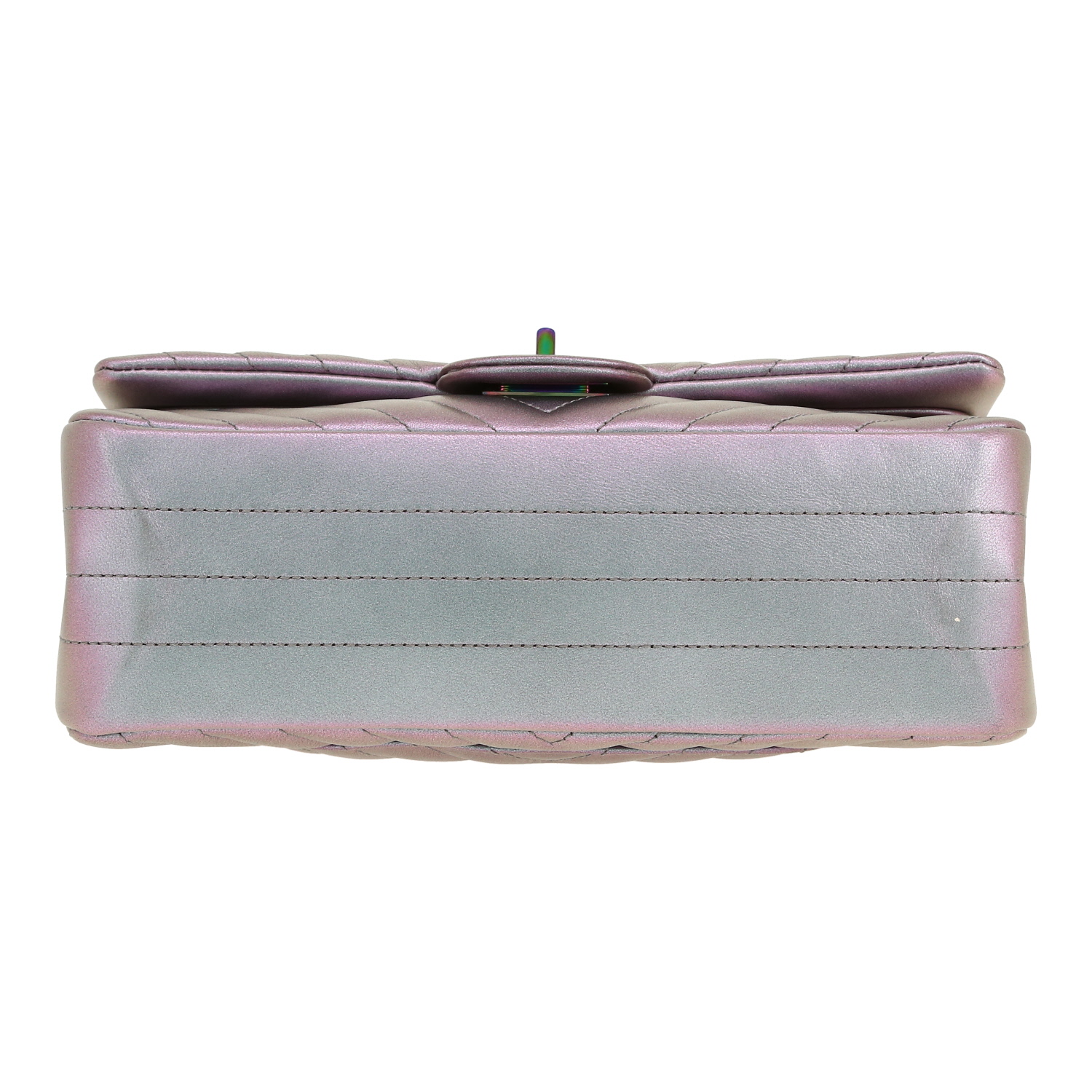 Chanel  2.55 shoulder bag  in purple chevron quilted leather - Detail D1