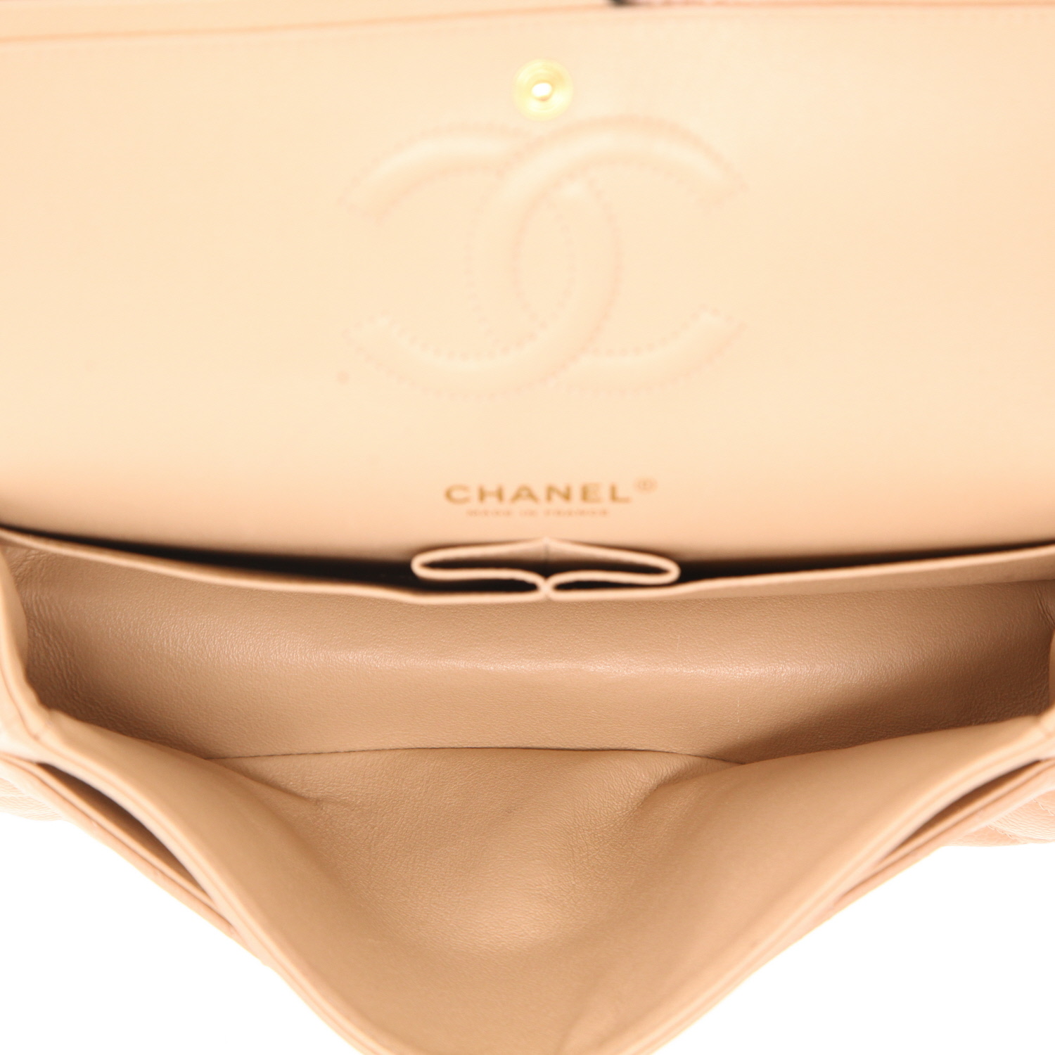 Chanel  Timeless Classic handbag  in beige quilted grained leather - Detail D3