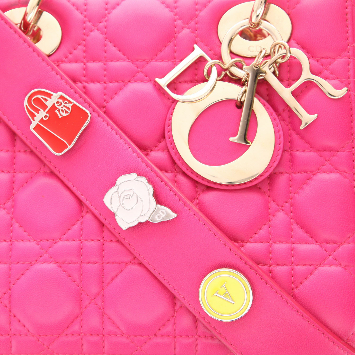 Sac à main Dior  Lady Dior en cuir cannage rose - Detail D4