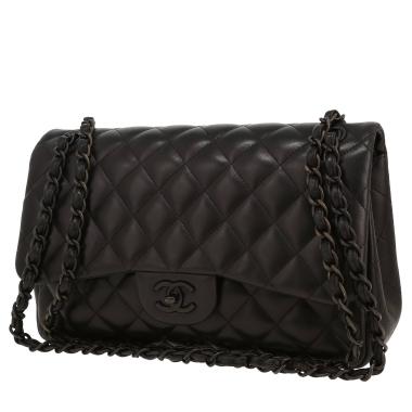 Chanel  Timeless Jumbo shoulder bag  in black quilted leather