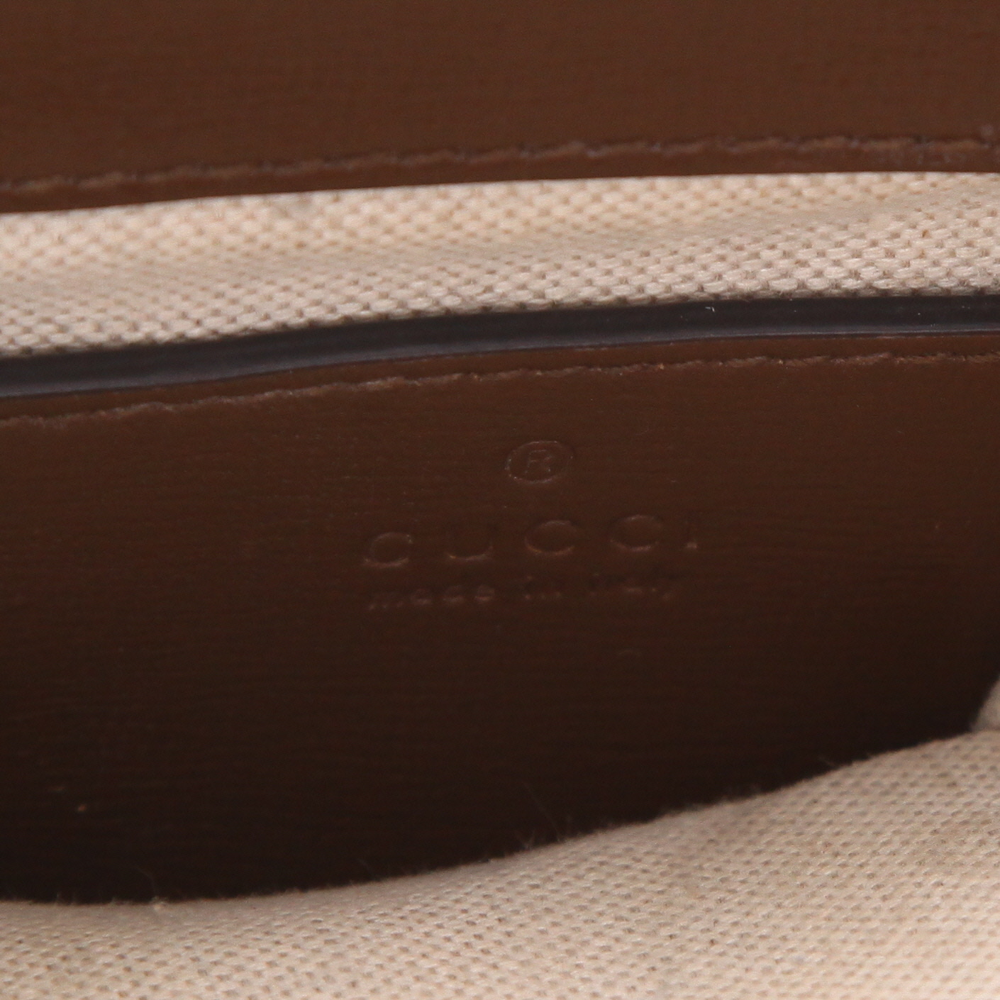 Bolso bandolera Gucci   en tejido "sûpreme GG" beige y cuero marrón - Detail D2