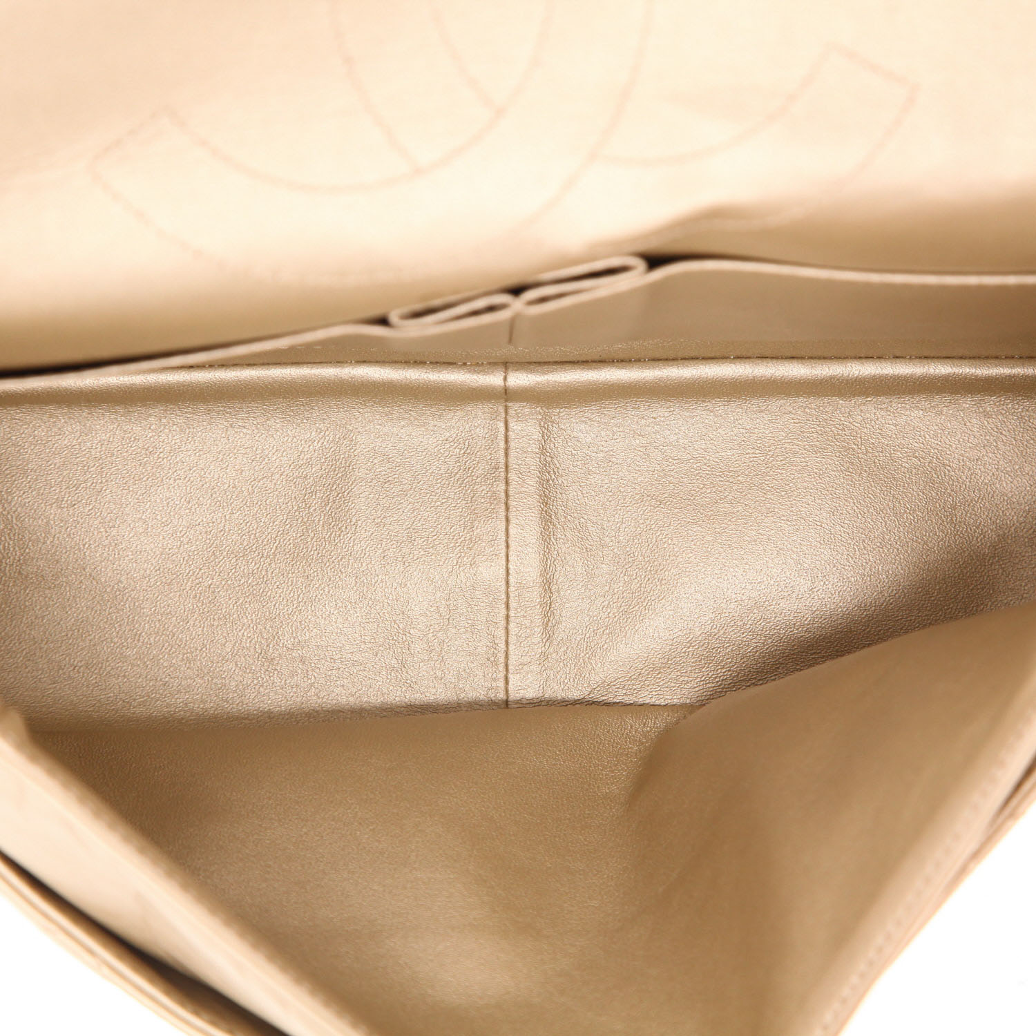 Chanel  2.55 shoulder bag  in gold quilted leather - Detail D3