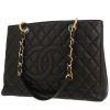 Borsa da spalla o a mano Chanel  Shopping GST in pelle martellata e trapuntata nera - 00pp thumbnail