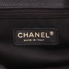 Sac porté épaule ou main Chanel  Shopping GST en cuir grainé matelassé noir - Detail D2 thumbnail