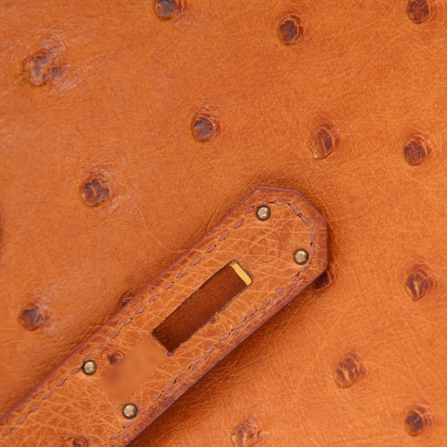 Bolso de mano Hermès  Birkin 35 cm en avestruz color oro - Detail D4