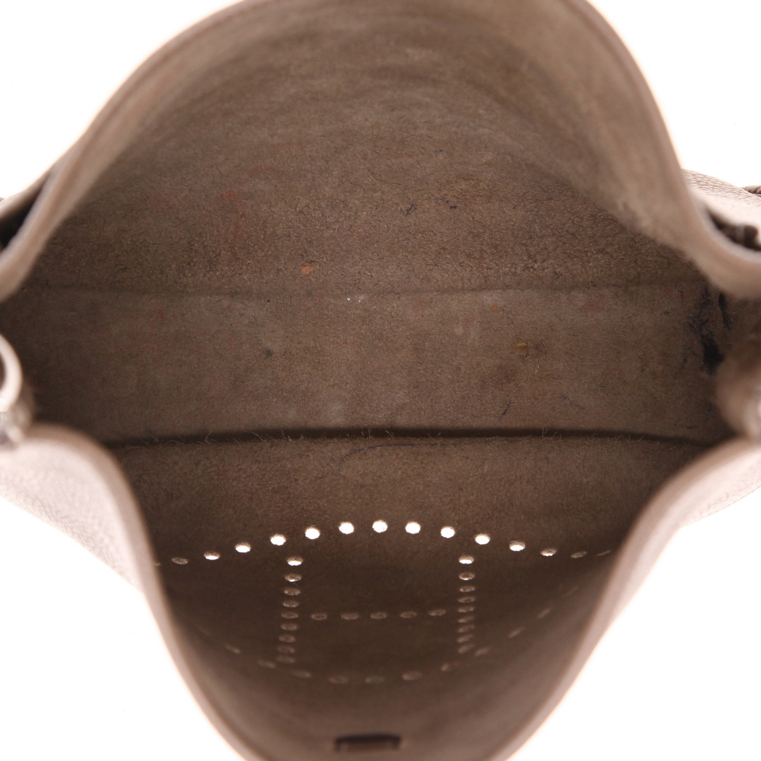 Bolso bandolera Hermès  Evelyne III en cuero togo marrón etoupe - Detail D3