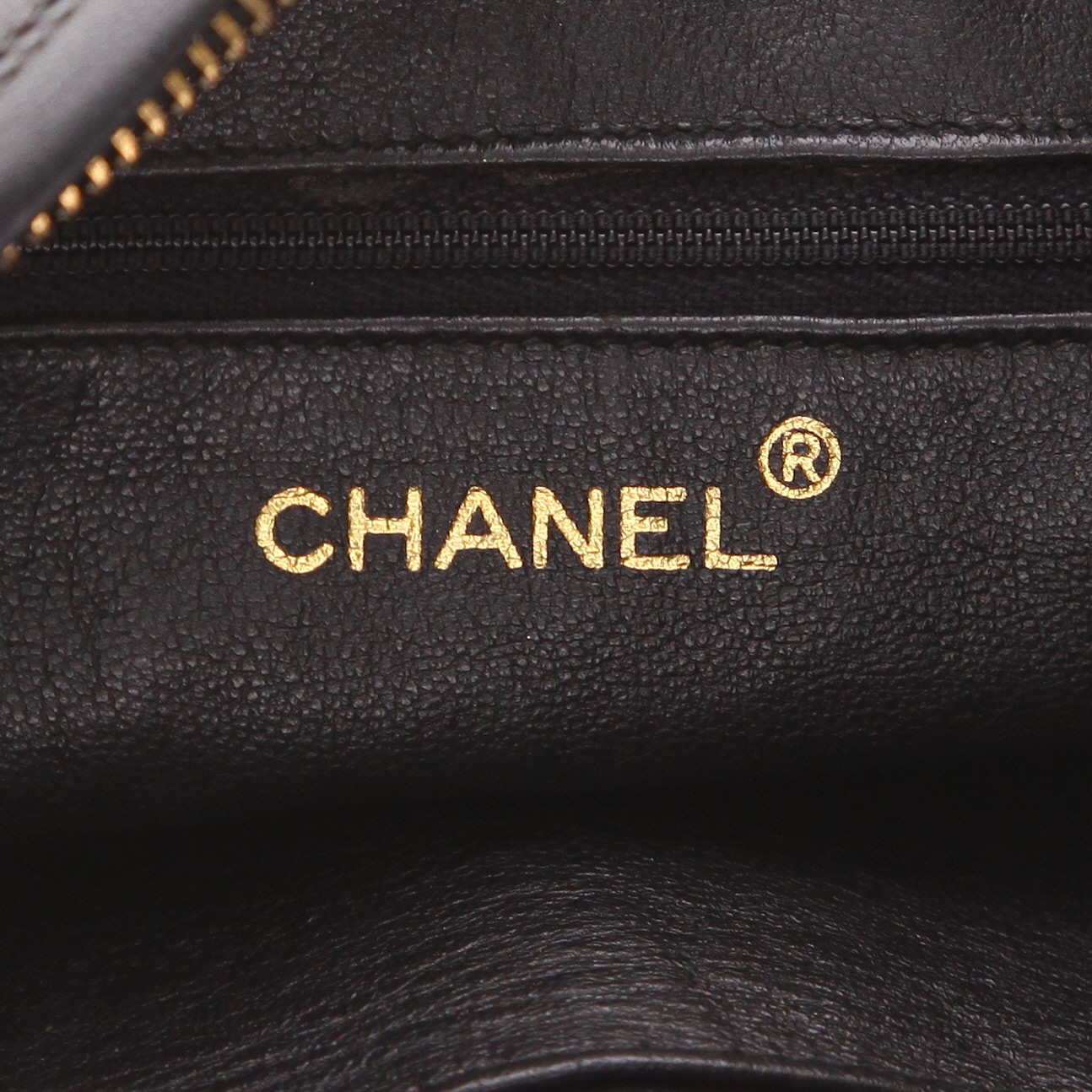 Chanel  Vintage shoulder bag  in black quilted leather - Detail D2