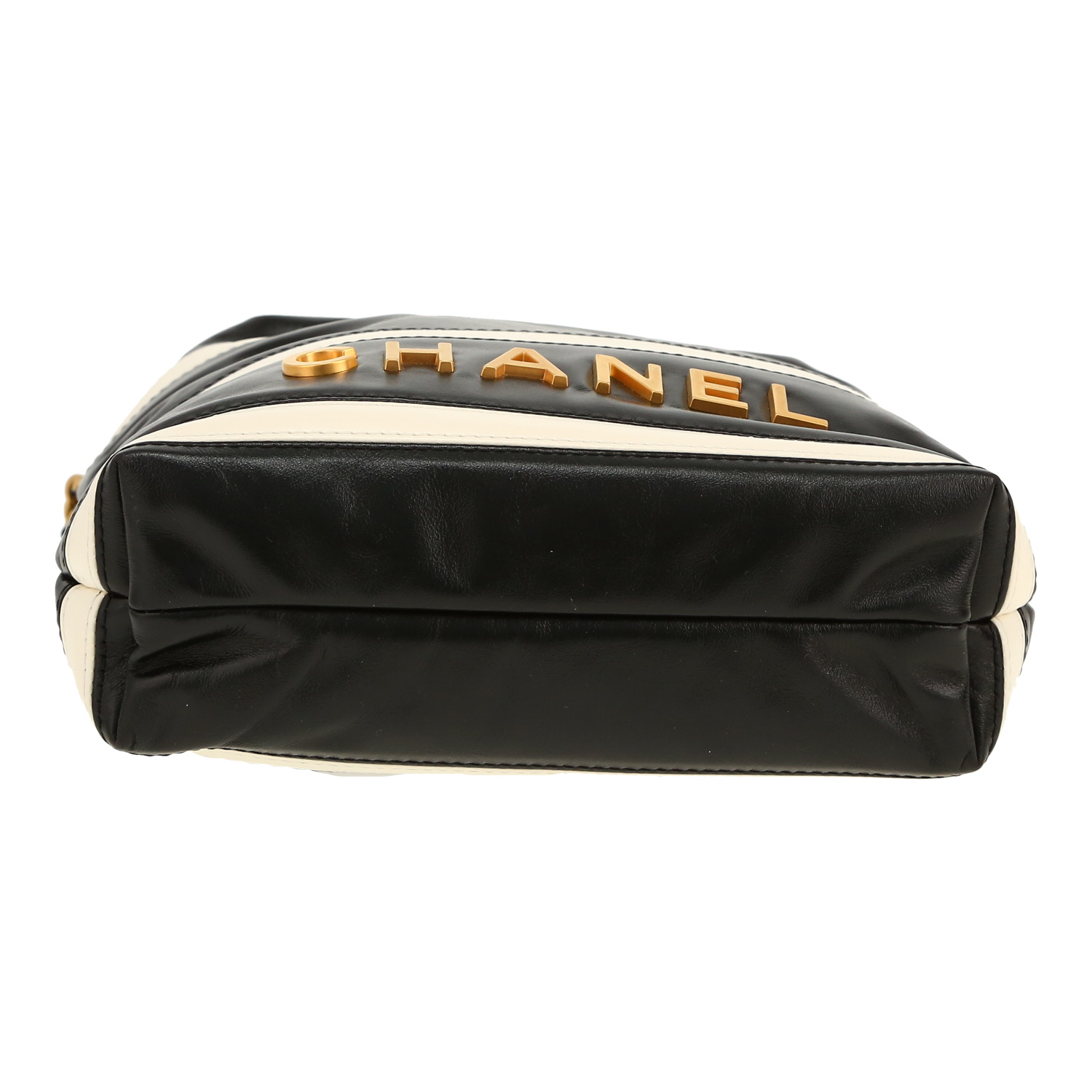 Chanel  22 mini  shoulder bag  in black and white leather - Detail D1